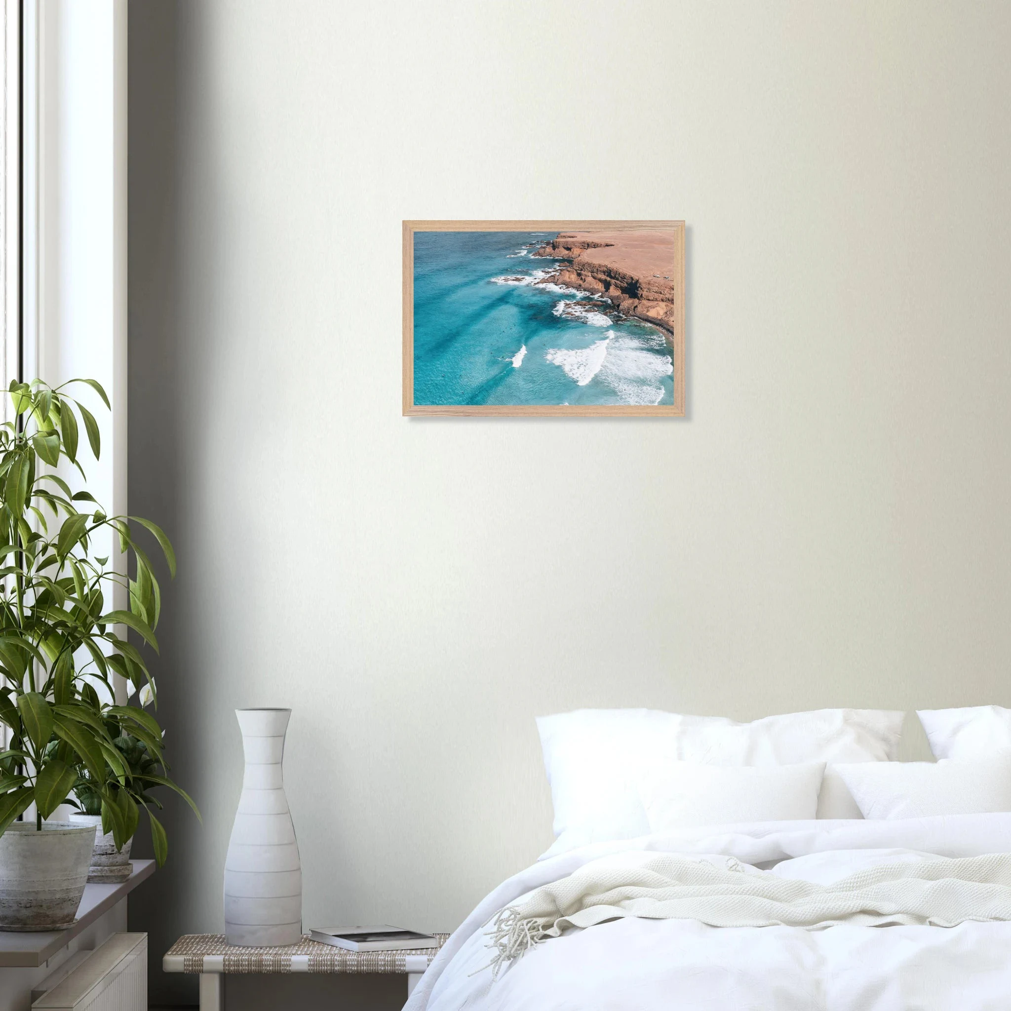 Fuerteventura, Spanien – Kanareninsel mit Vulkangestein-Reefbreaks im Norden und ganzjährig konstantem Atlantik-Swell. Poster im Galerie-Holzrahmen.