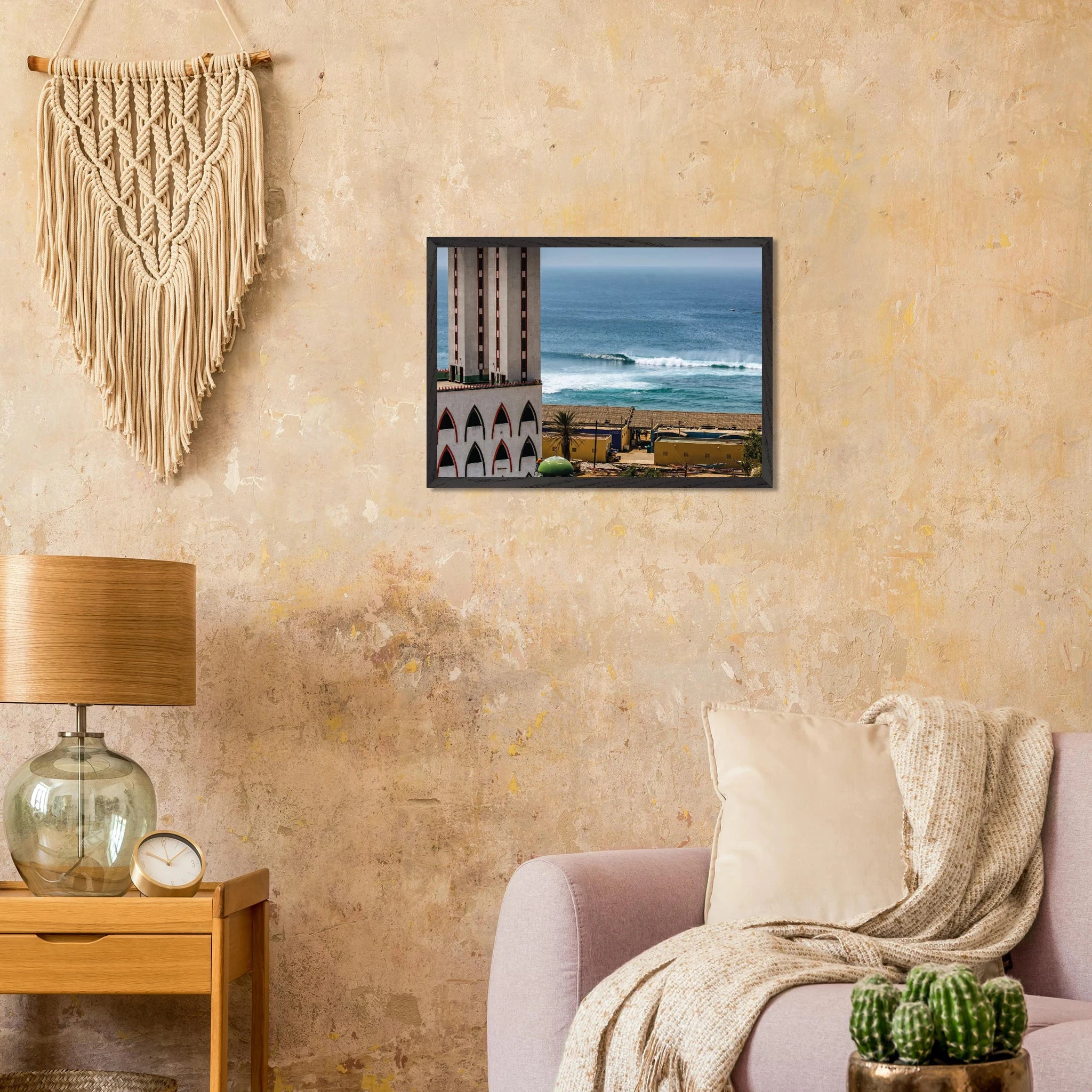 Saly, Senegal – Westafrikanische Küstenstadt an der Petite Côte mit Riffwellen und warmem Atlantik. Poster im Galerie-Holzrahmen.