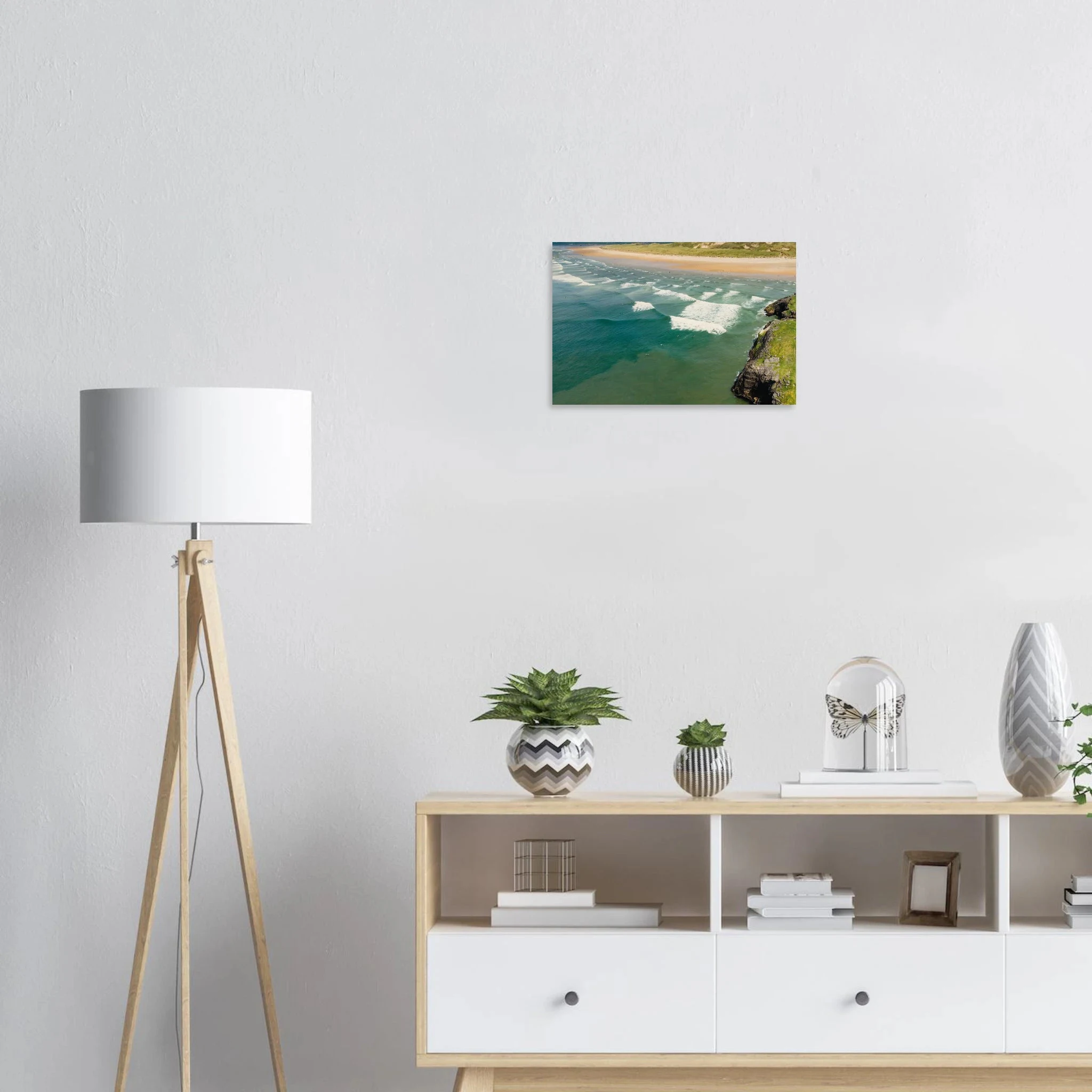 Bundoran, Irland – Atlantik-Surfspot in der Grafschaft Donegal mit Reefbreak The Peak und kaltem Wasser. Kunstdruck auf Holz.