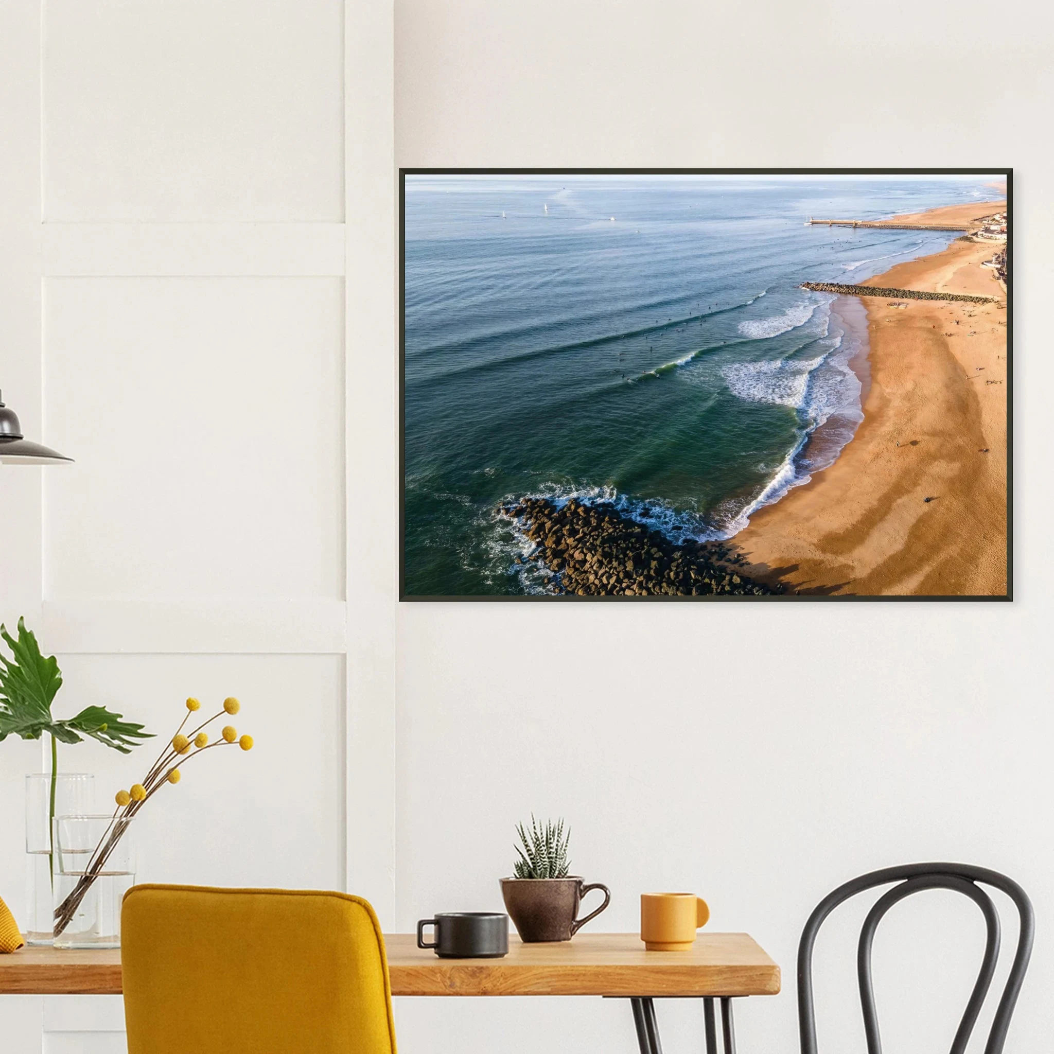 Capbreton, Frankreich – Hafenstadt an der französischen Atlantikküste mit Gouf-Canyon vor der Küste und kräftigen Beachbreaks. Poster im Metallrahmen.