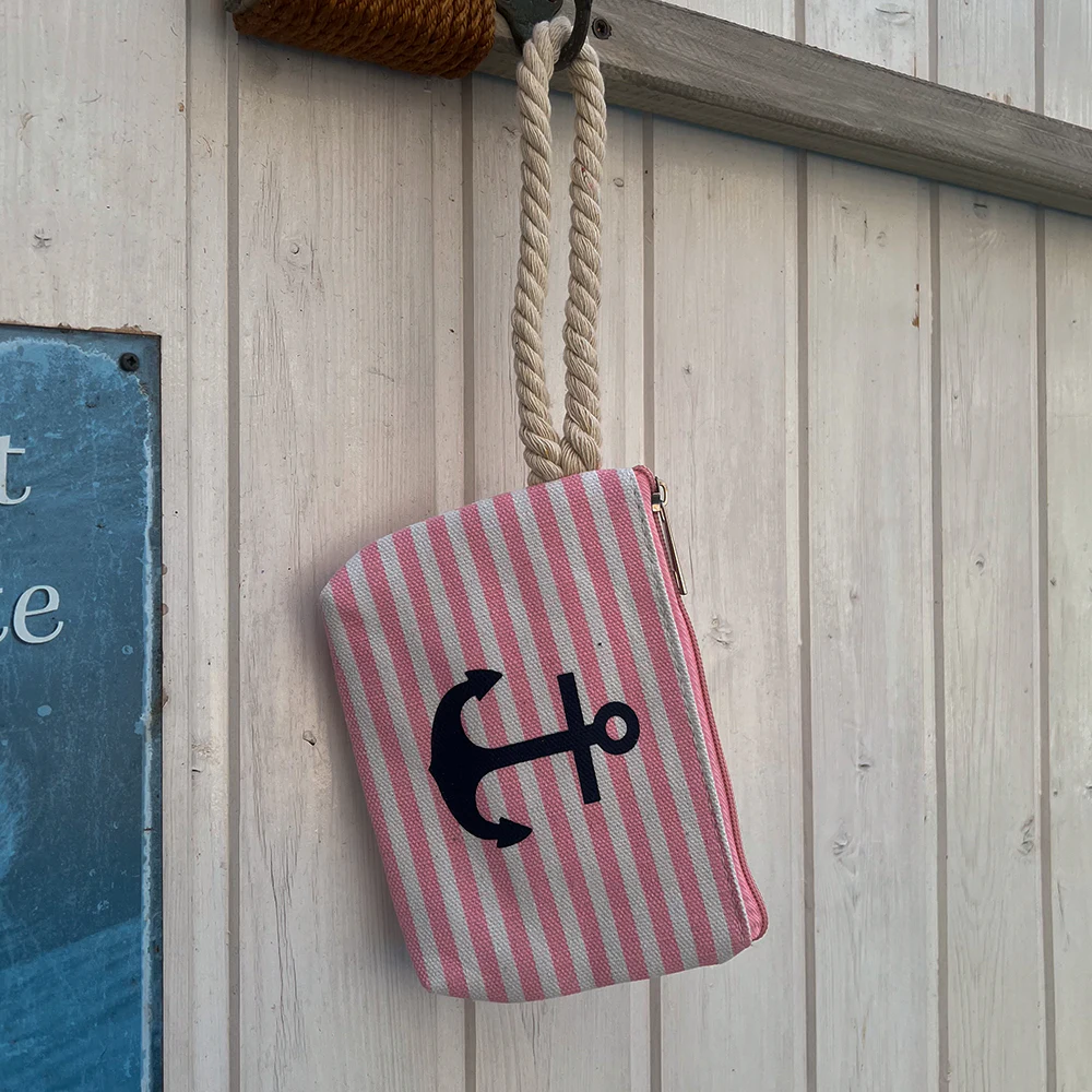 Kleine Tasche im maritimen Streifenlook