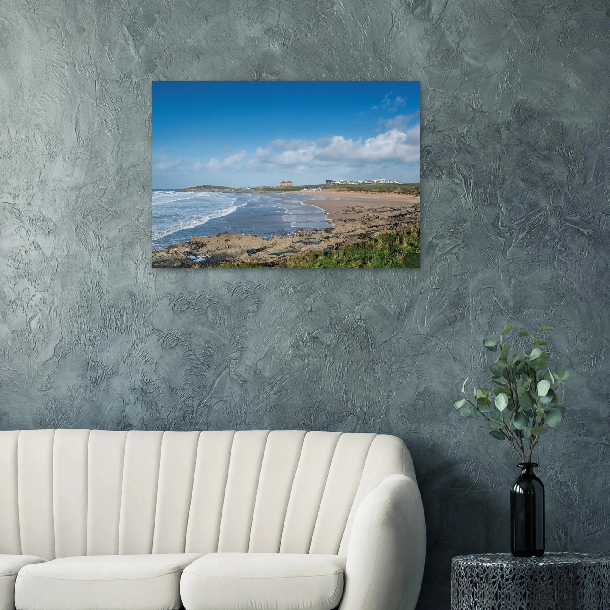 Newquay, England – Surfhauptstadt Cornwalls mit Fistral Beach und britischer Boardriders-Tradition. Kunstdruck auf Alu-Dibond.