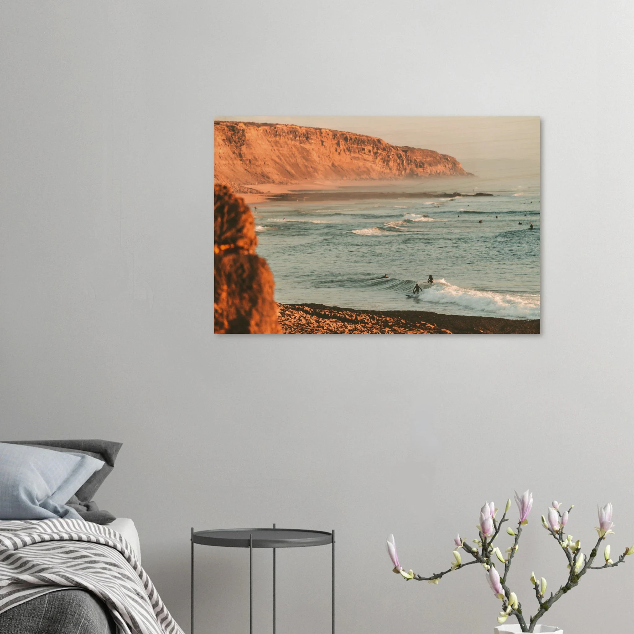 Ericeira, Portugal – World Surfing Reserve nördlich von Lissabon mit Reefbreaks wie Coxos und Ribeira d'Ilhas. Kunstdruck auf Holz.