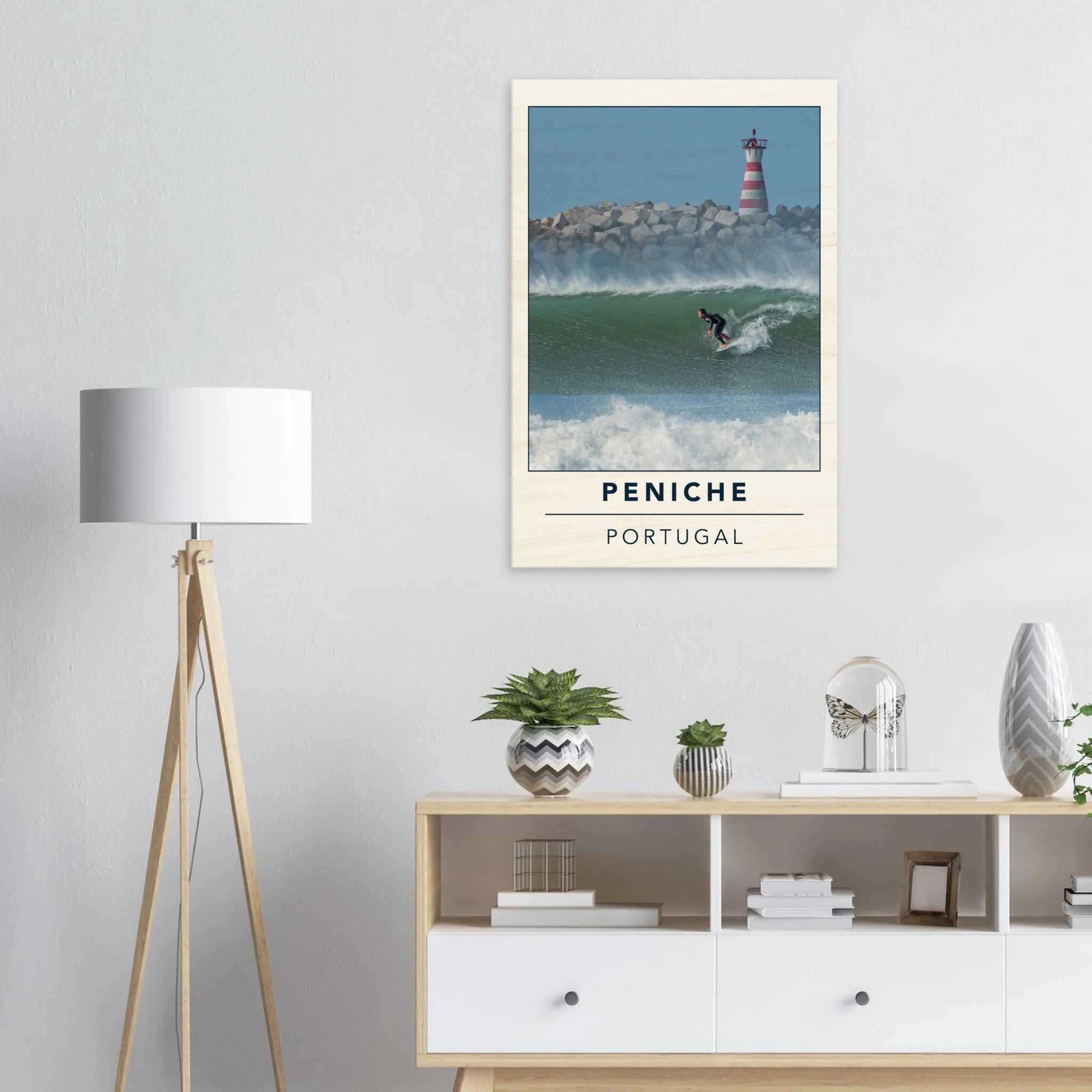 Peniche, Portugal – Halbinsel mit Supertubos-Beachbreak, Austragungsort der WSL Meo Rip Curl Pro Portugal. Kunstdruck auf Holz.