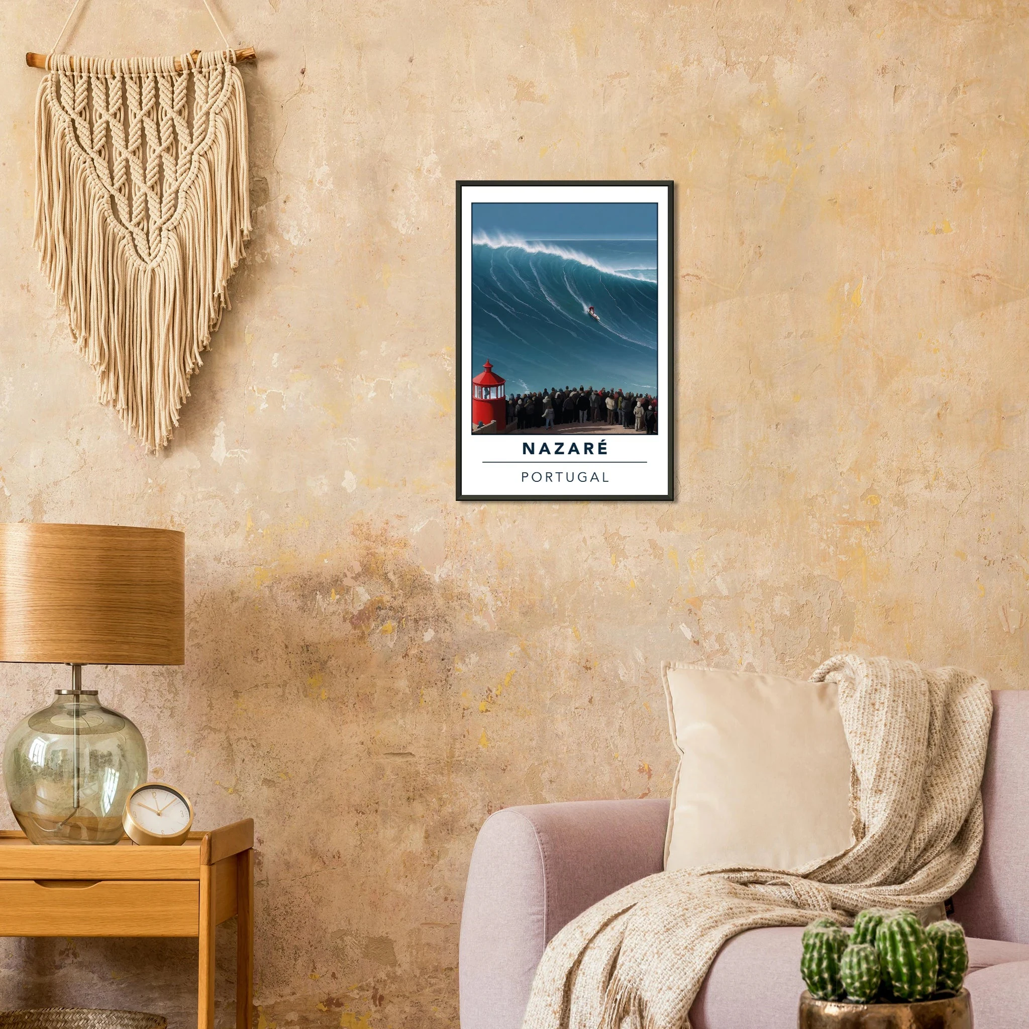Nazaré, Portugal – Praia do Norte, weltgrößte Big-Wave-Welle Europas an der portugiesischen Atlantikküste. Poster im Metallrahmen.