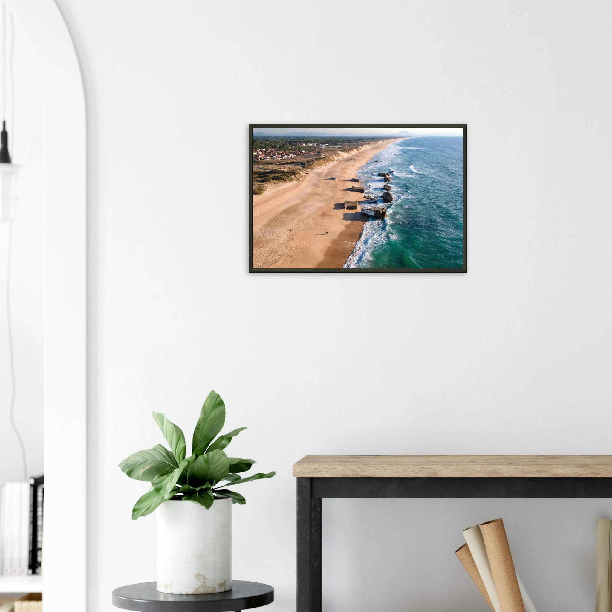 Capbreton, Frankreich – Hafenstadt an der französischen Atlantikküste mit Gouf-Canyon vor der Küste und kräftigen Beachbreaks. Poster im Metallrahmen.