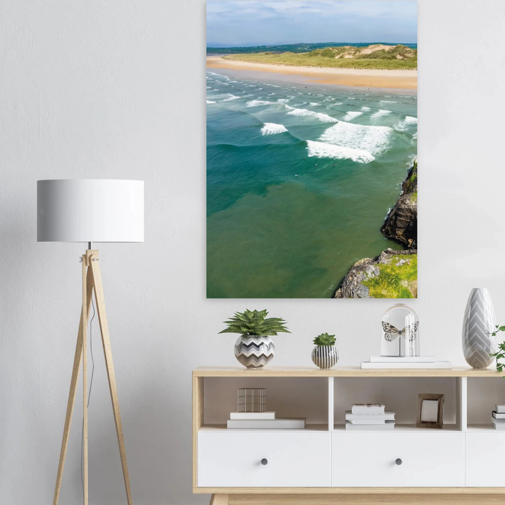 Bundoran, Irland – Atlantik-Surfspot in der Grafschaft Donegal mit Reefbreak The Peak und kaltem Wasser. Poster.