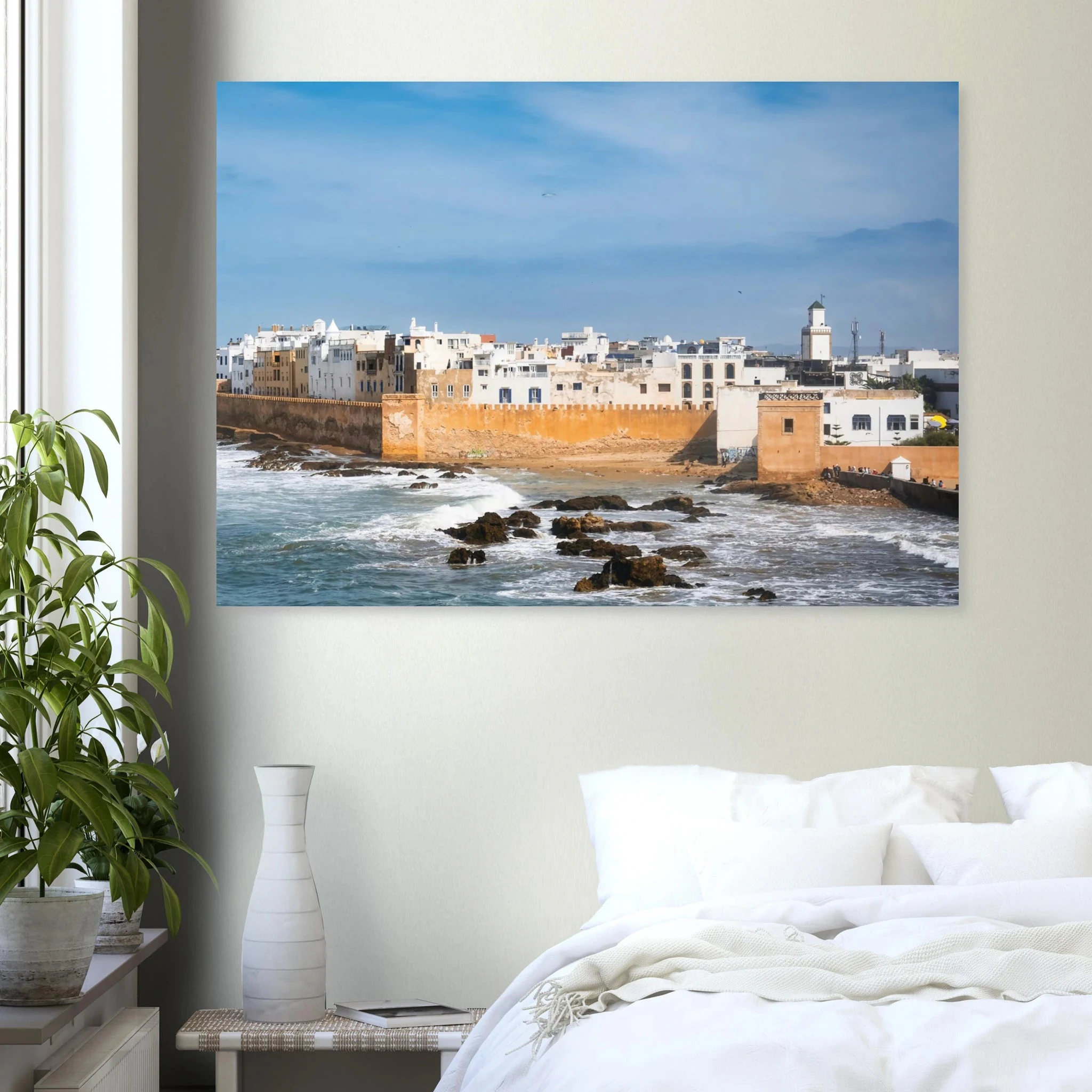 Essaouira, Marokko – Windumtoste Hafenstadt am Atlantik mit Medina-Kulisse und beständigen Wind- und Wellenbedingungen. Poster.