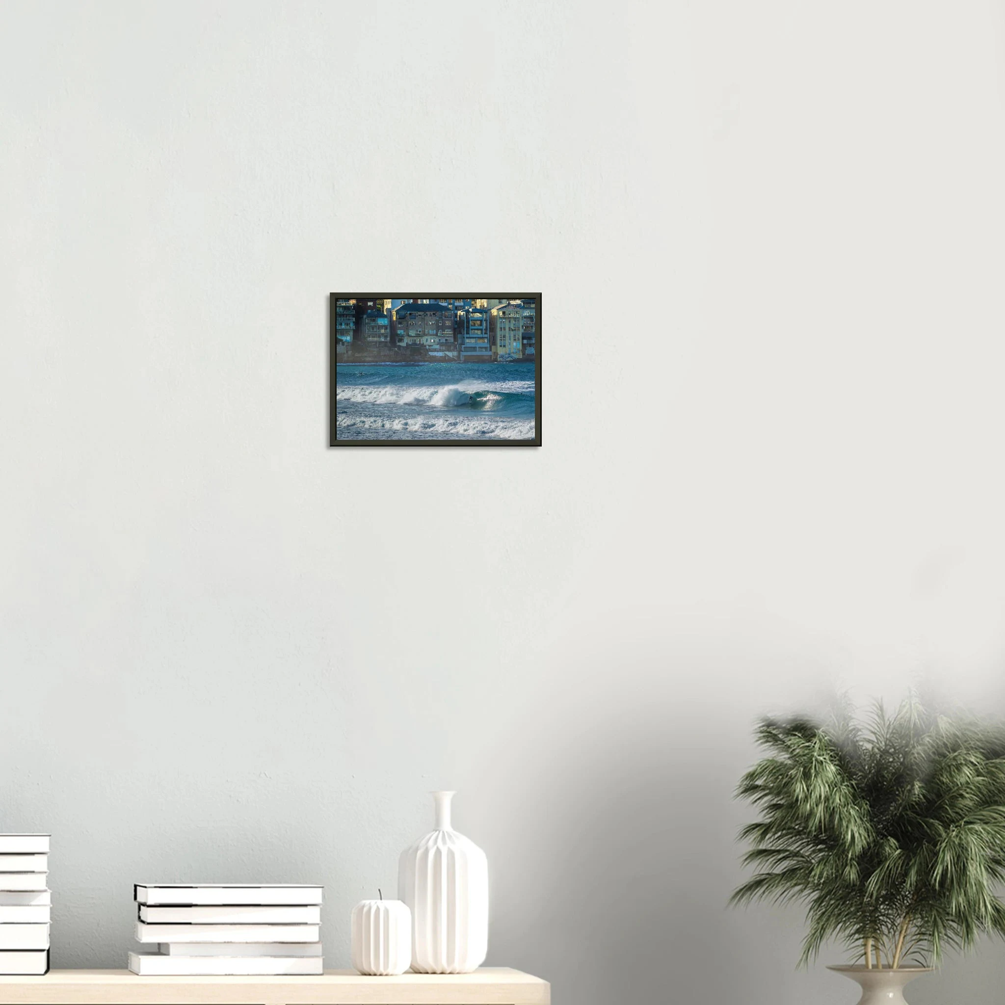 Bondi Beach, Australien – Ikonischer Stadtstrand im Osten Sydneys mit klassischem Beachbreak und Surfkultur-Geschichte. Poster im Metallrahmen.