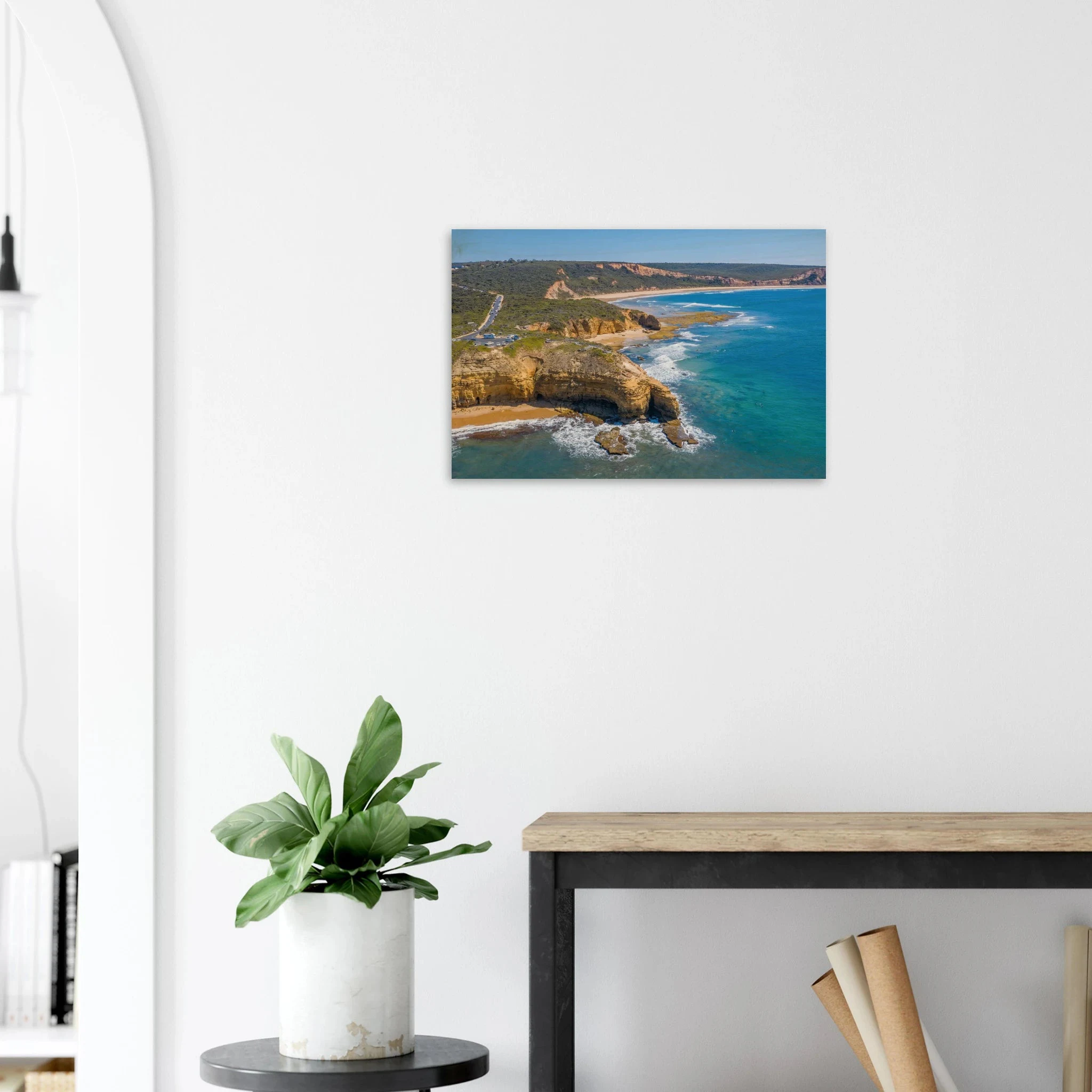 Torquay, Australien – Heimat der Bells Beach und Sitz der Surfmarken Rip Curl und Quiksilver in Victoria. Kunstdruck auf Holz.