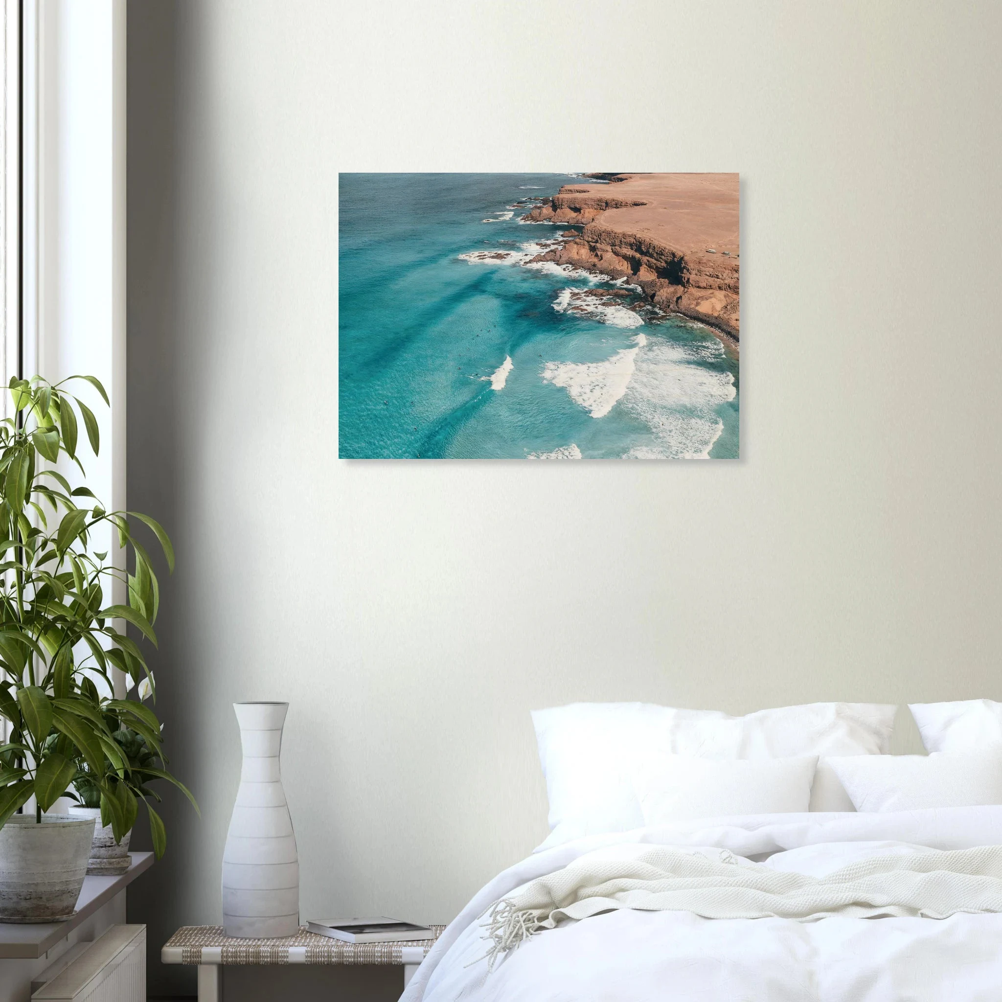 Fuerteventura, Spanien – Kanareninsel mit Vulkangestein-Reefbreaks im Norden und ganzjährig konstantem Atlantik-Swell. Kunstdruck auf Holz.