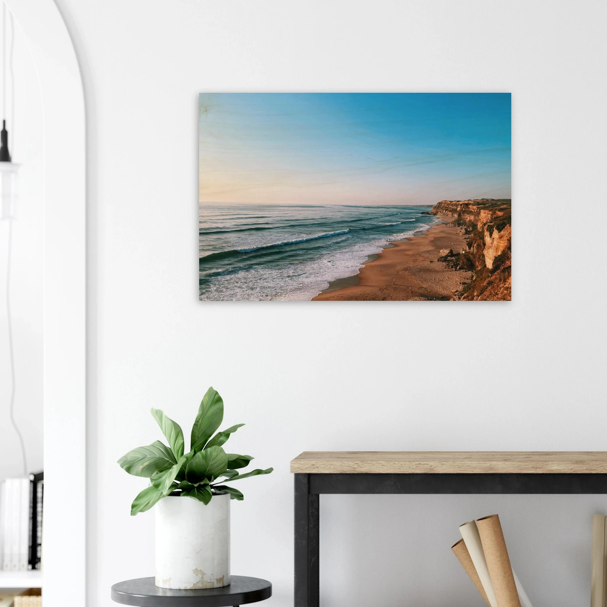 Santa Cruz, Spanien – Kanarische Hauptstadt Teneriffas mit Reefbreaks an der Nordküste wie El Confital. Kunstdruck auf Holz.