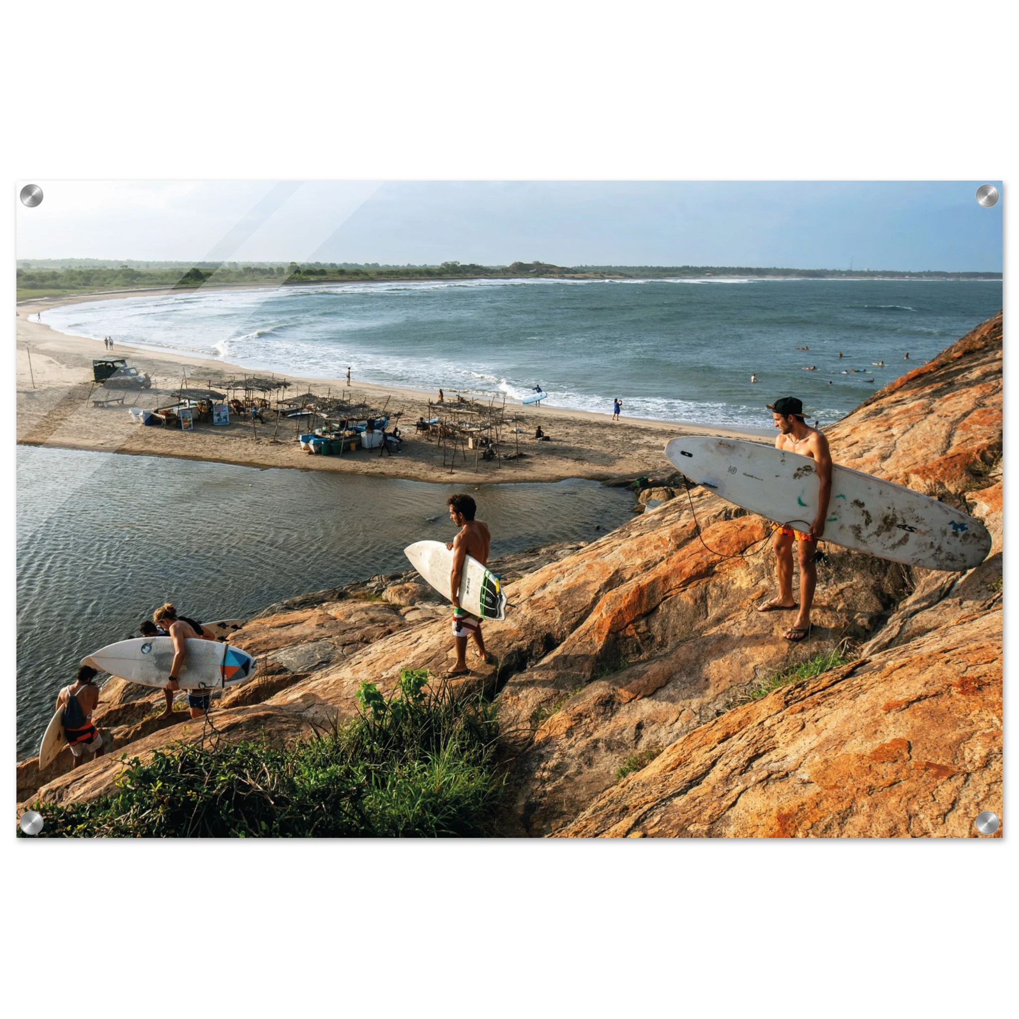 Arugam Bay, Sri Lanka – Rechter Pointbreak an der Ostküste Sri Lankas mit langer Saison von Mai bis September. Kunstdruck auf Acrylglas.
