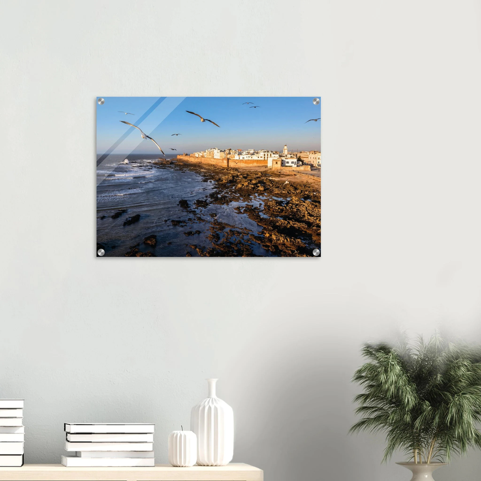 Essaouira, Marokko – Windumtoste Hafenstadt am Atlantik mit Medina-Kulisse und beständigen Wind- und Wellenbedingungen. Kunstdruck auf Acrylglas.