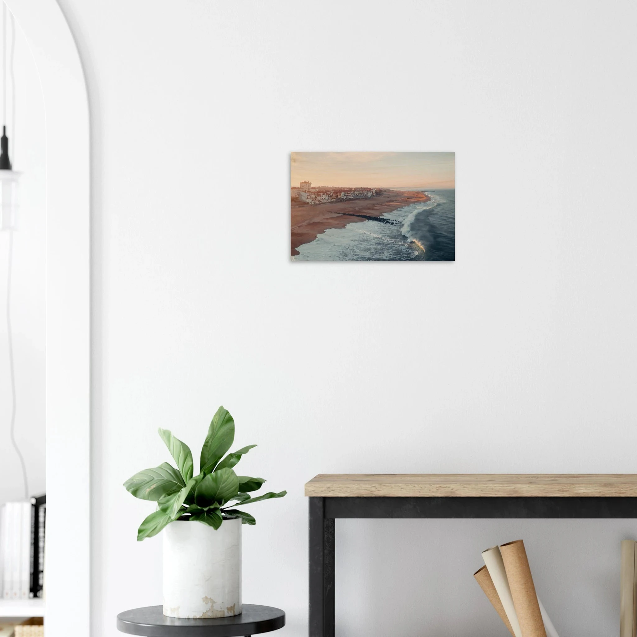 Hossegor, Frankreich – Beachbreak-Hotspot in den Landes, Austragungsort der WSL-Quiksilver-Pro-Wettkämpfe. Kunstdruck auf Holz.