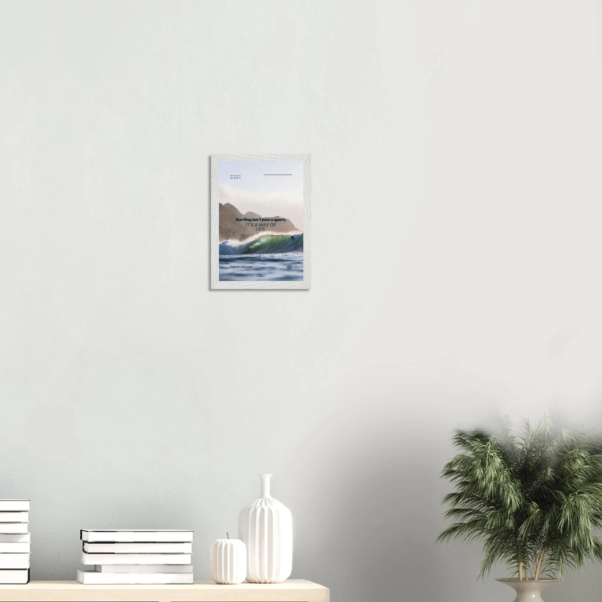 Punta de Lobos, Chile – Linker Pointbreak bei Pichilemu mit charakteristischen Felsnadeln Los Morros. Poster im Galerie-Holzrahmen.