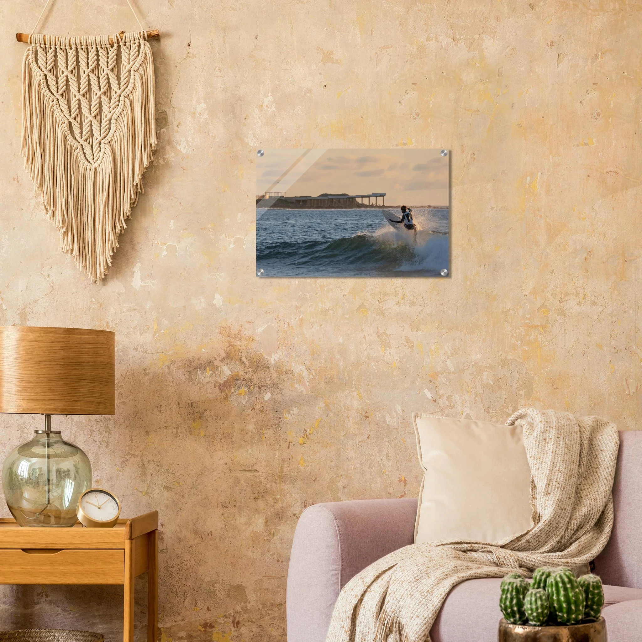 Busua, Ghana – Westafrikanisches Fischerdorf an der Goldküste mit konstantem Beachbreak und Surfschulen. Kunstdruck auf Acrylglas.