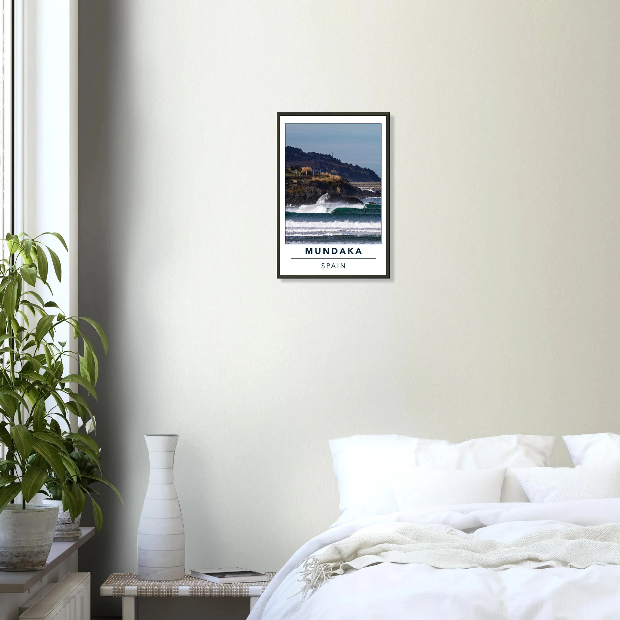 Mundaka, Spanien – Linke Flussmündungswelle im Baskenland, eine der längsten Barrels Europas. Poster im Metallrahmen.