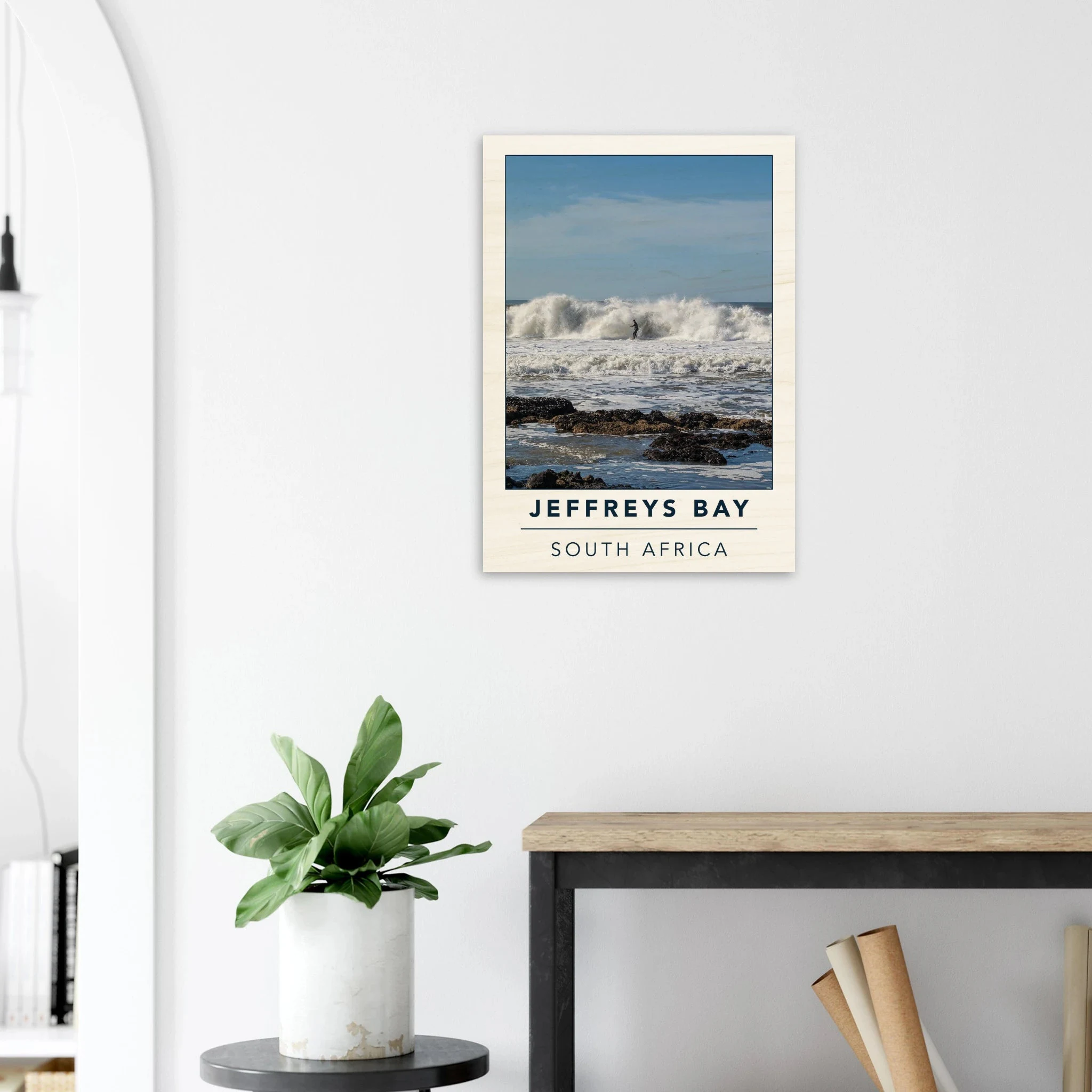 Jeffreys Bay, Südafrika – Supertubes-Pointbreak am Indischen Ozean, Austragungsort der WSL Corona Open J-Bay. Kunstdruck auf Holz.