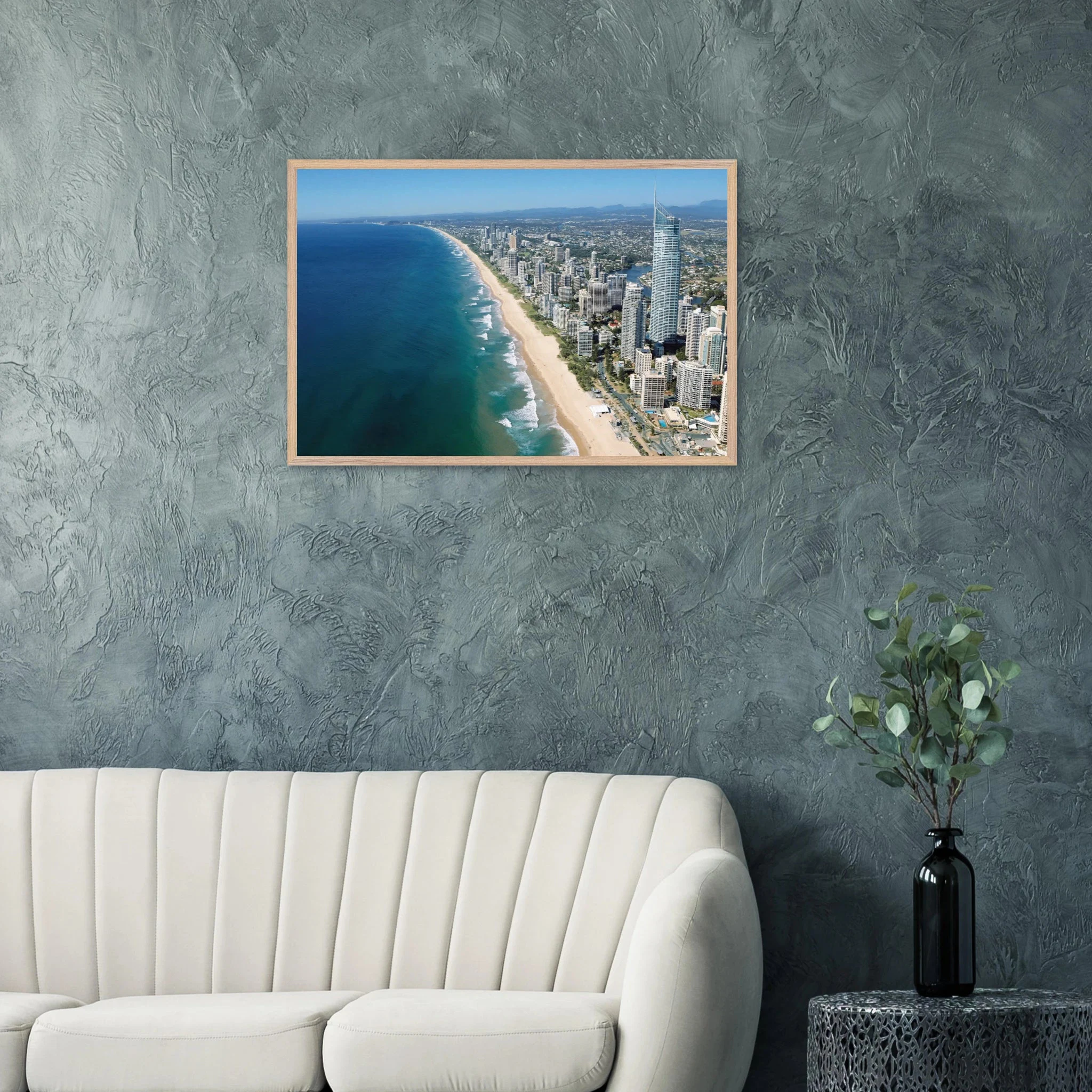 Gold Coast, Australien – Queensland-Küste mit Superbank Pointbreaks wie Snapper Rocks und Kirra. Poster im Galerie-Holzrahmen.