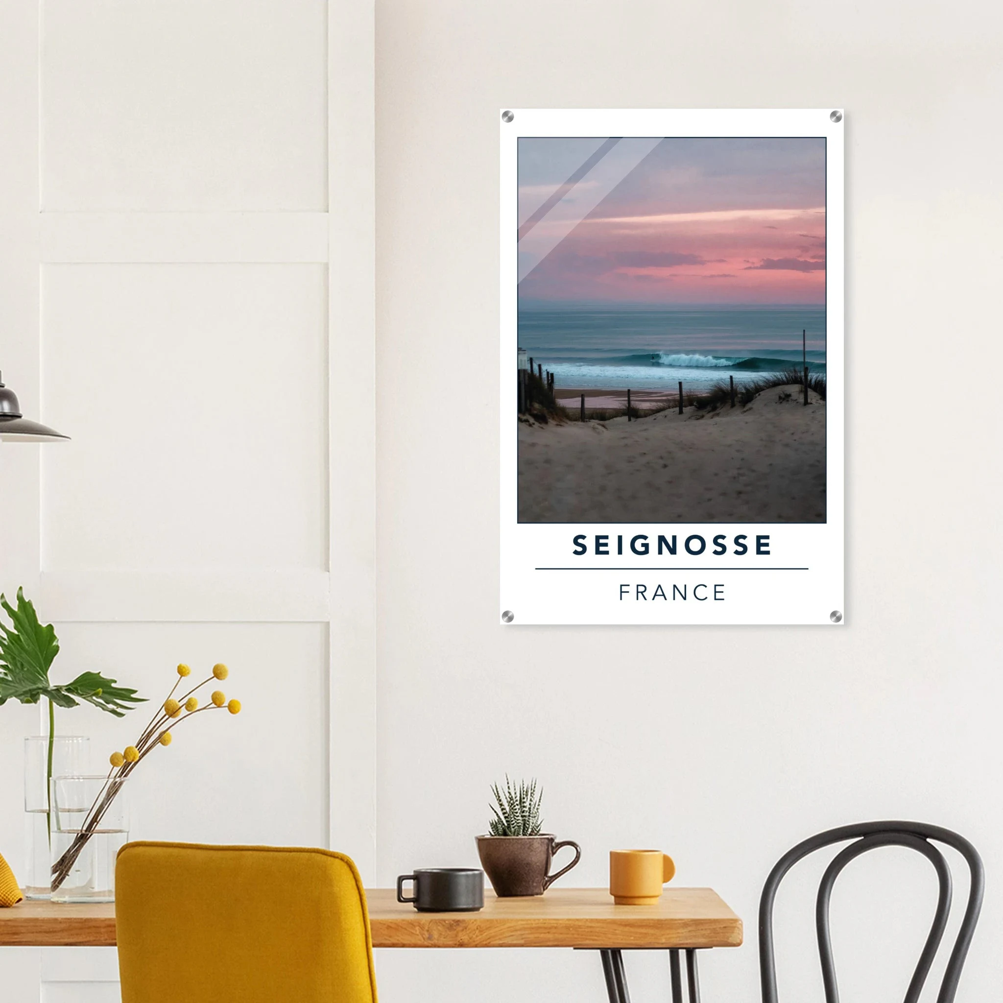 Seignosse, Frankreich – Dünenstrand in den Landes mit hohlen Beachbreaks und ausgeprägter Herbstsaison. Kunstdruck auf Acrylglas.