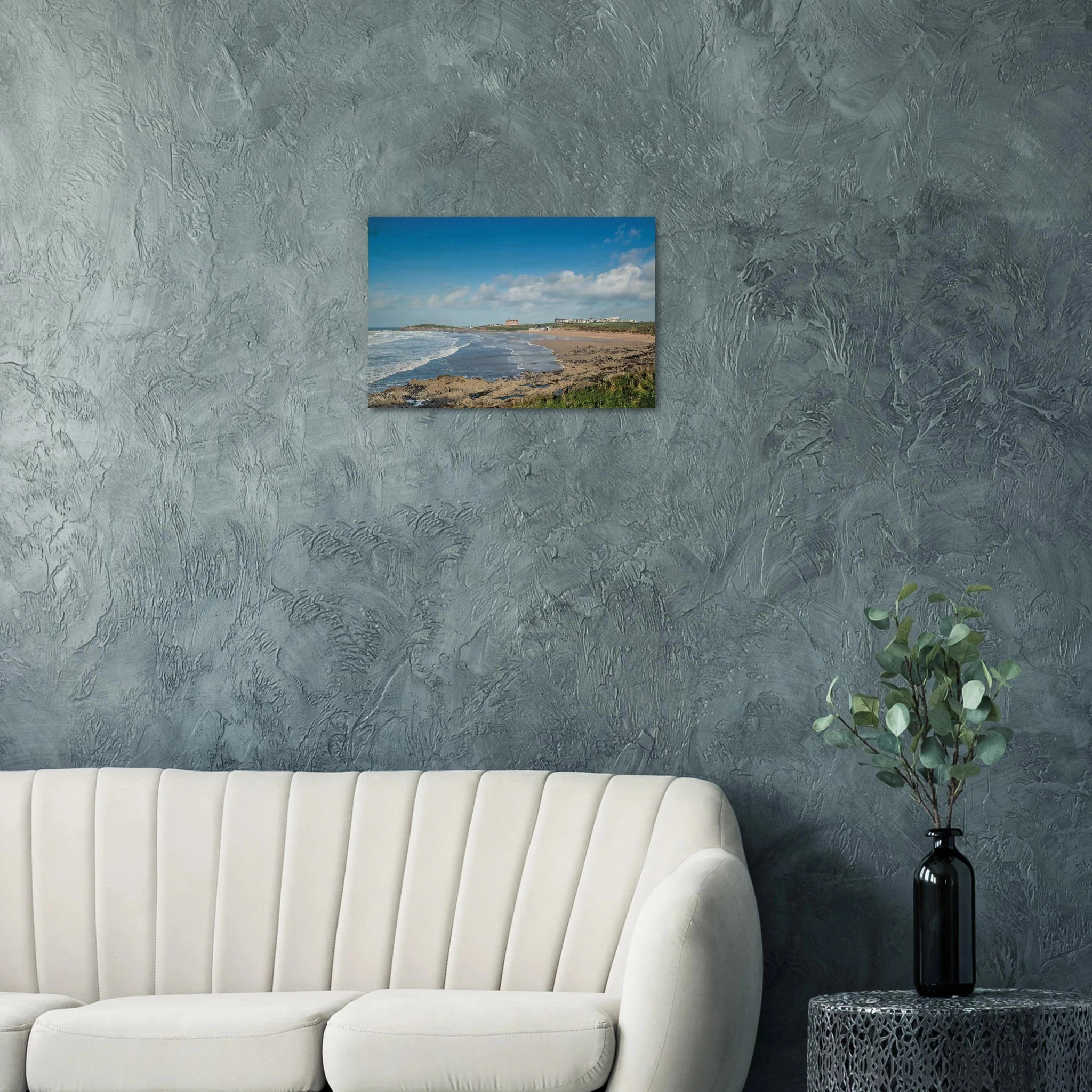 Newquay, England – Surfhauptstadt Cornwalls mit Fistral Beach und britischer Boardriders-Tradition. Kunstdruck auf Holz.