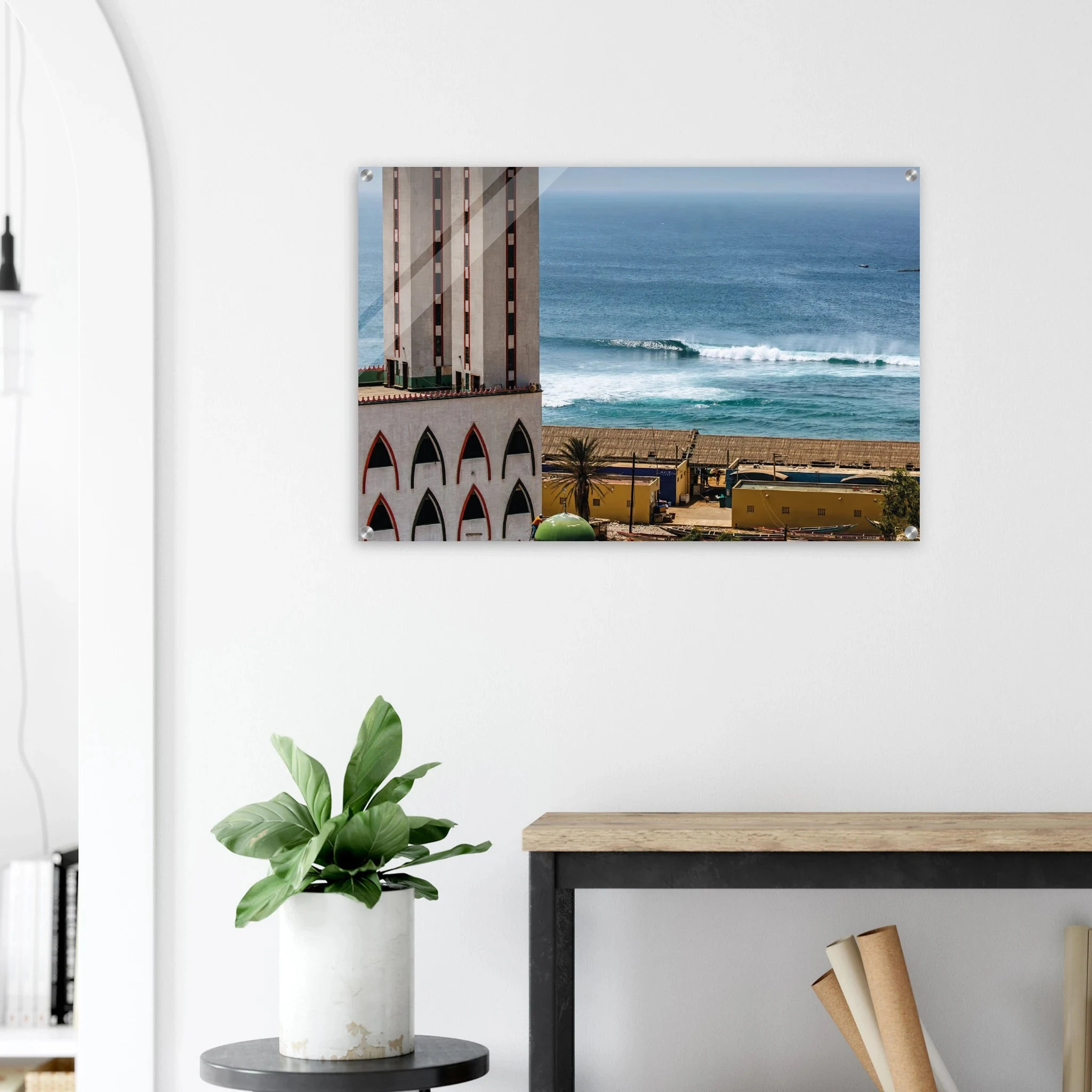 Saly, Senegal – Westafrikanische Küstenstadt an der Petite Côte mit Riffwellen und warmem Atlantik. Kunstdruck auf Acrylglas.
