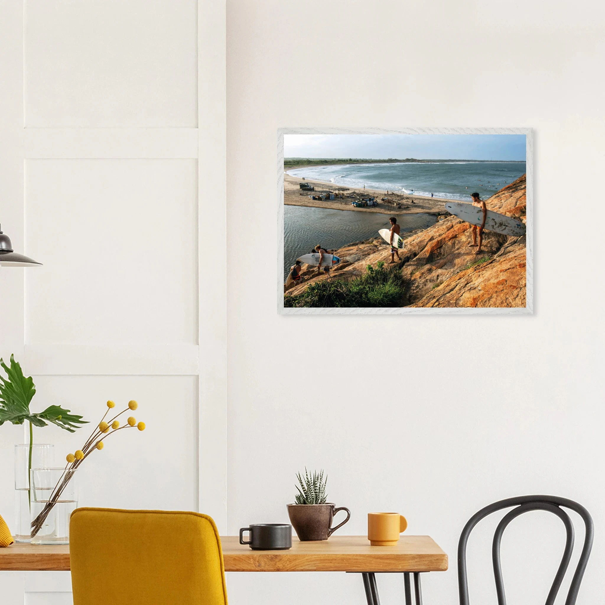 Arugam Bay, Sri Lanka – Rechter Pointbreak an der Ostküste Sri Lankas mit langer Saison von Mai bis September. Poster im Galerie-Holzrahmen.