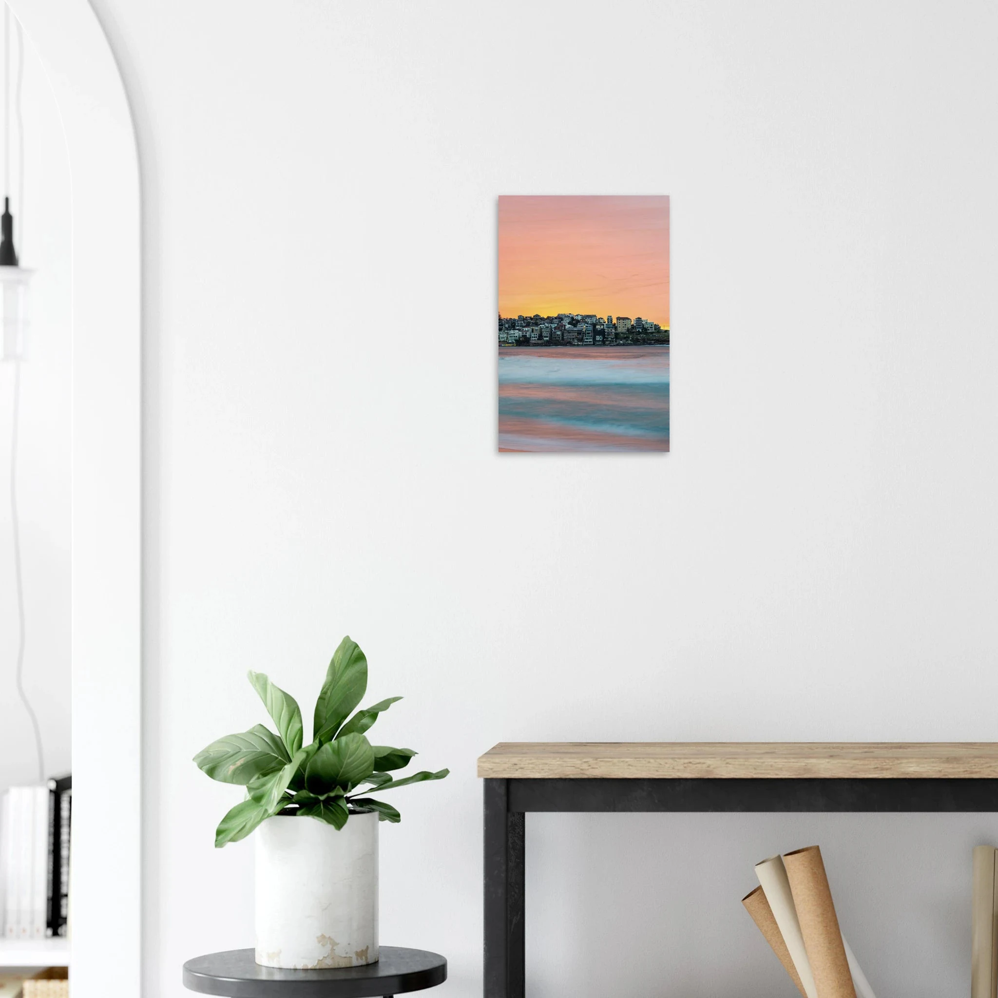Bondi Beach, Australien – Ikonischer Stadtstrand im Osten Sydneys mit klassischem Beachbreak und Surfkultur-Geschichte. Kunstdruck auf Holz.