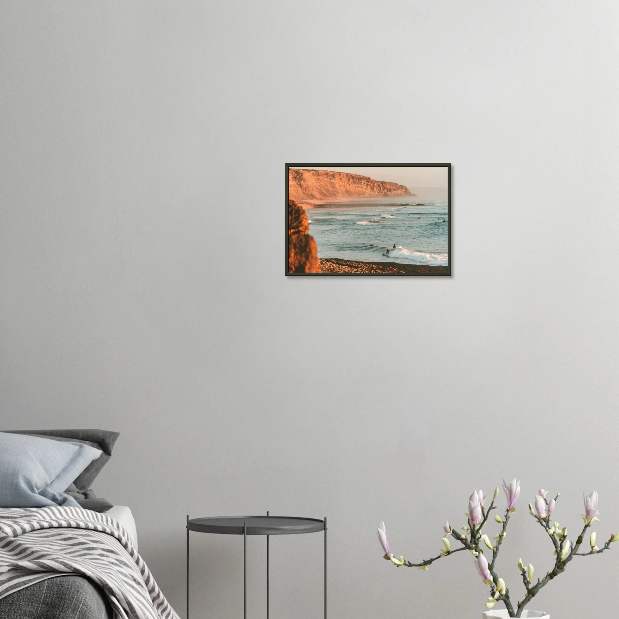 Ericeira, Portugal – World Surfing Reserve nördlich von Lissabon mit Reefbreaks wie Coxos und Ribeira d'Ilhas. Poster im Metallrahmen.
