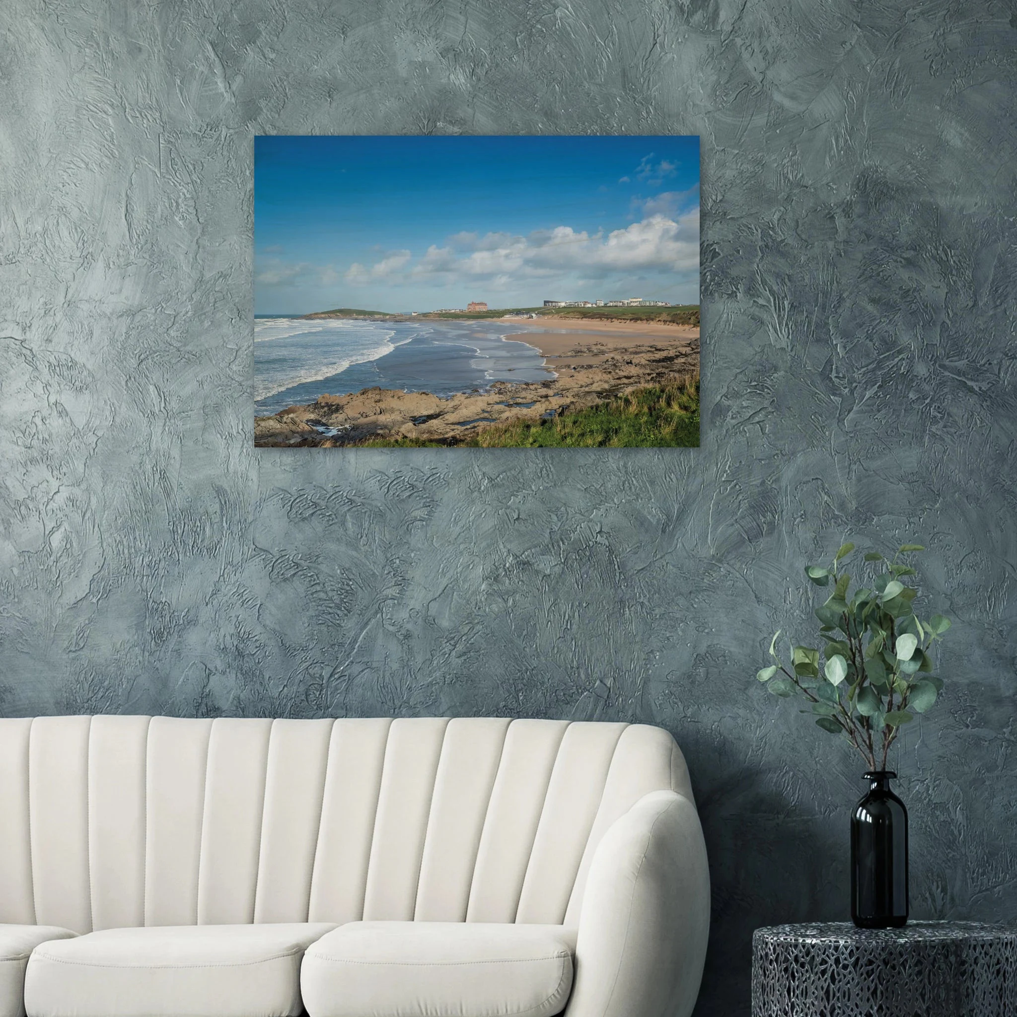 Newquay, England – Surfhauptstadt Cornwalls mit Fistral Beach und britischer Boardriders-Tradition. Kunstdruck auf Holz.
