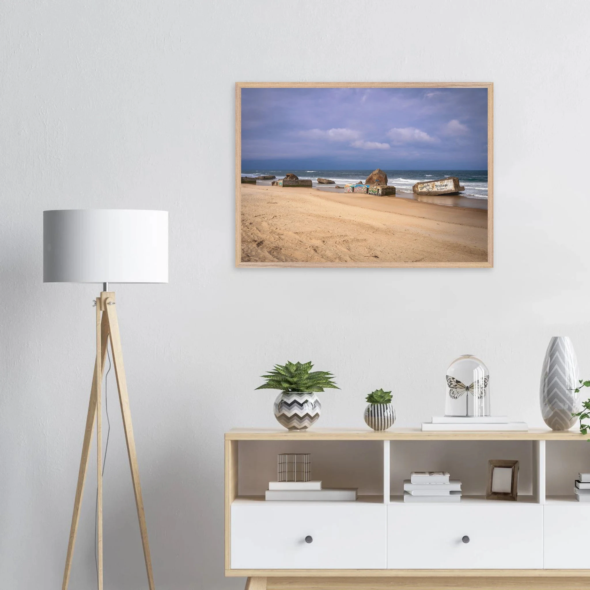 Capbreton, Frankreich – Hafenstadt an der französischen Atlantikküste mit Gouf-Canyon vor der Küste und kräftigen Beachbreaks. Poster im Galerie-Holzrahmen.