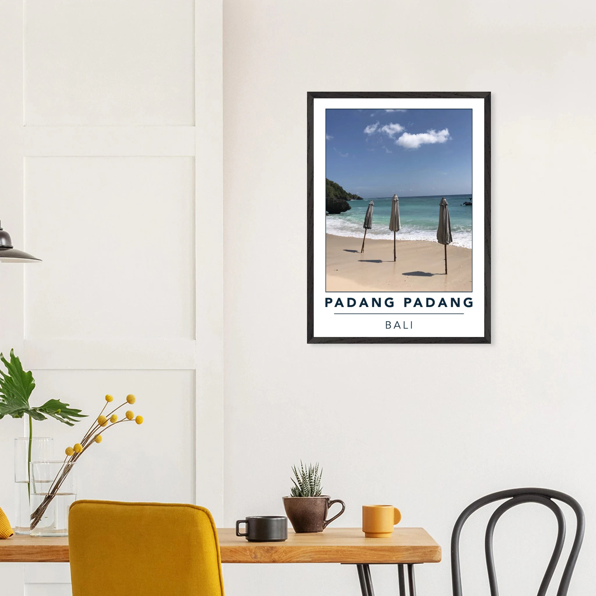 Padang Padang, Bali (Indonesien) – Linker Reefbreak auf der Bukit-Halbinsel, bekannt als balinesisches Pipeline-Pendant. Poster im Galerie-Holzrahmen.