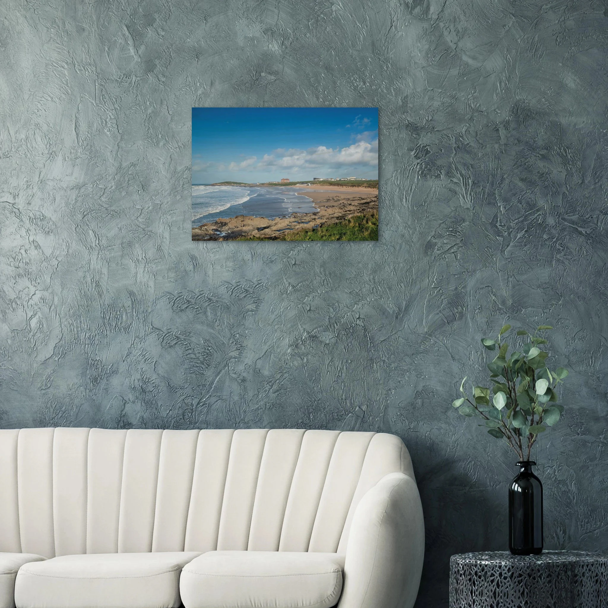 Newquay, England – Surfhauptstadt Cornwalls mit Fistral Beach und britischer Boardriders-Tradition. Kunstdruck auf Holz.