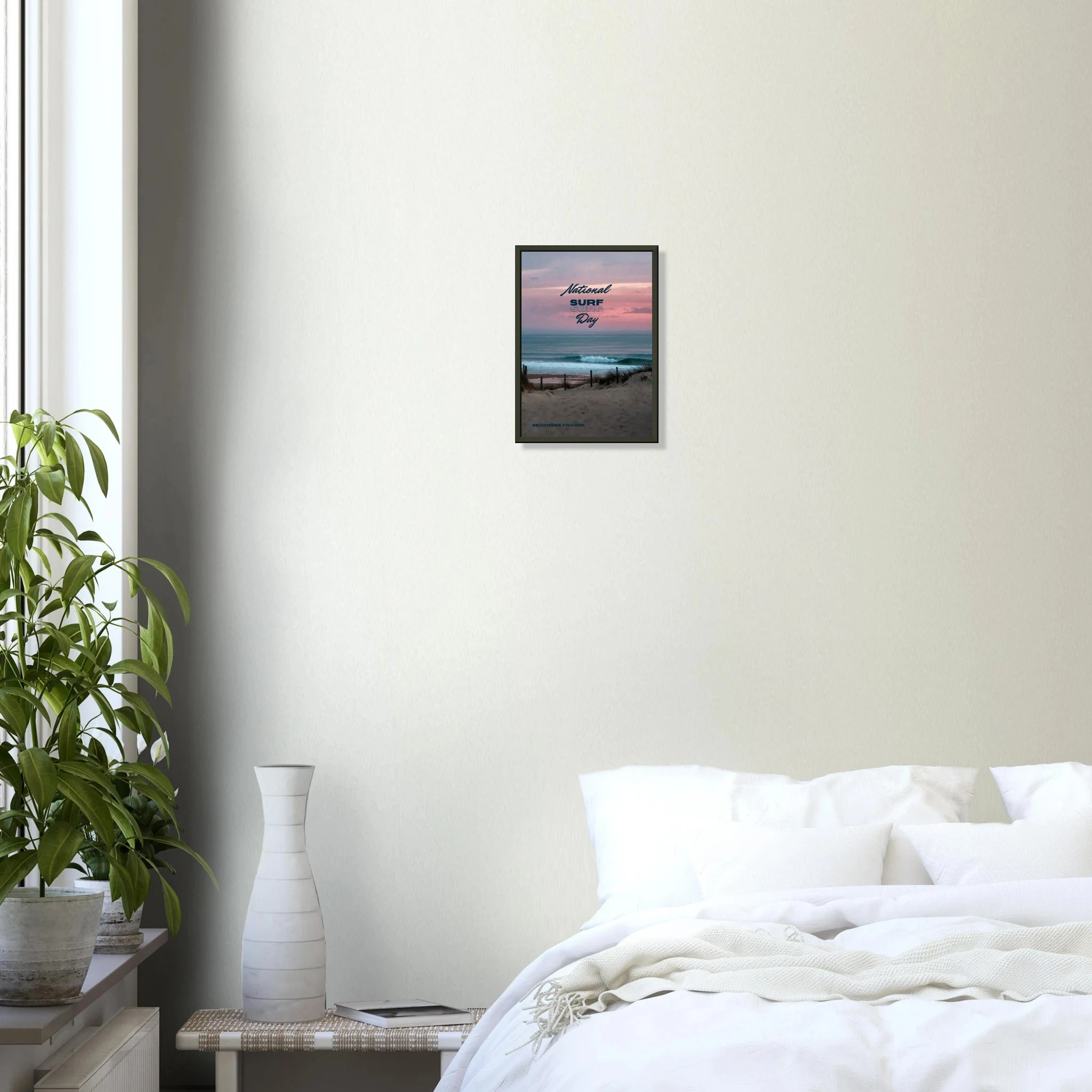 Seignosse, Frankreich – Dünenstrand in den Landes mit hohlen Beachbreaks und ausgeprägter Herbstsaison. Poster im Metallrahmen.
