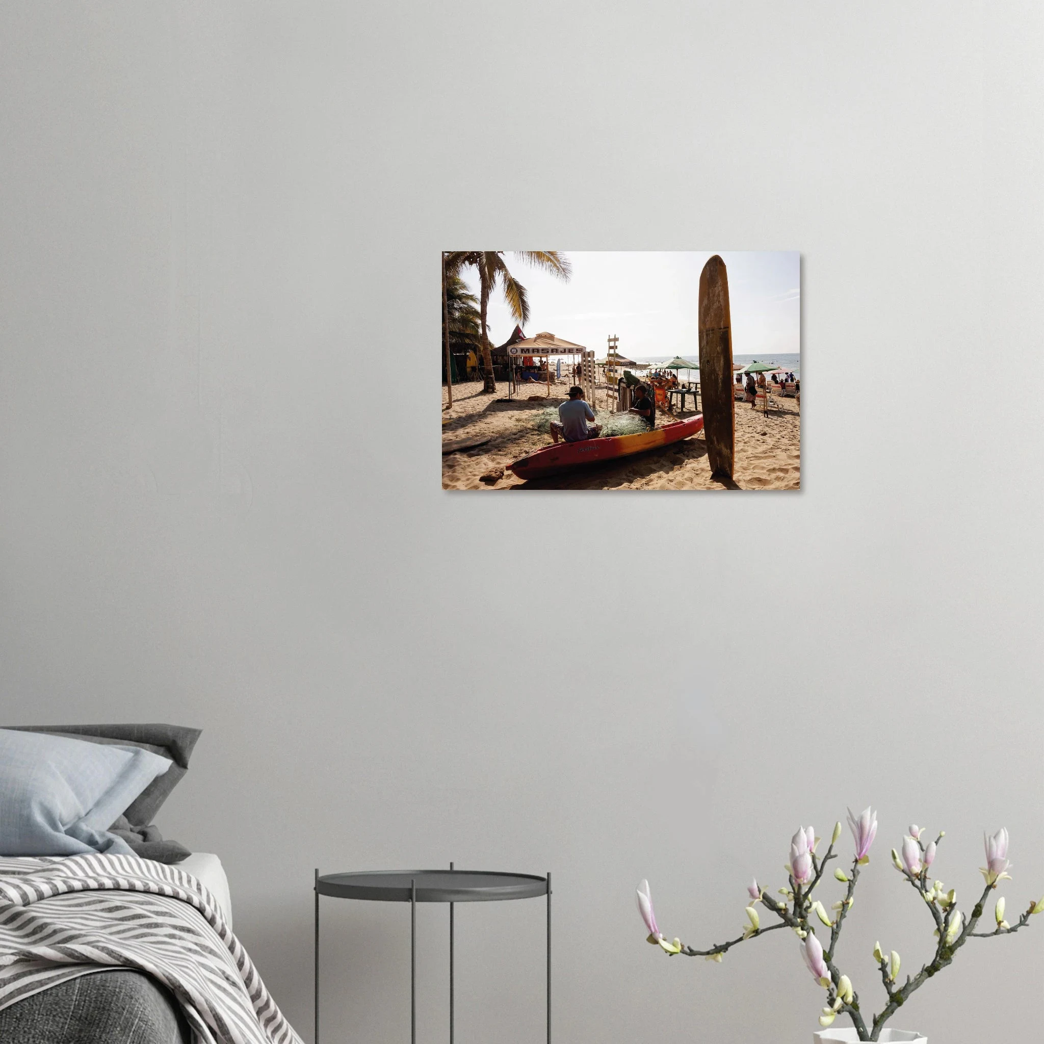 Mancora, Peru – Pazifik-Pointbreak im Norden Perus mit langen linken Wellen und warmem Wasser. Poster.