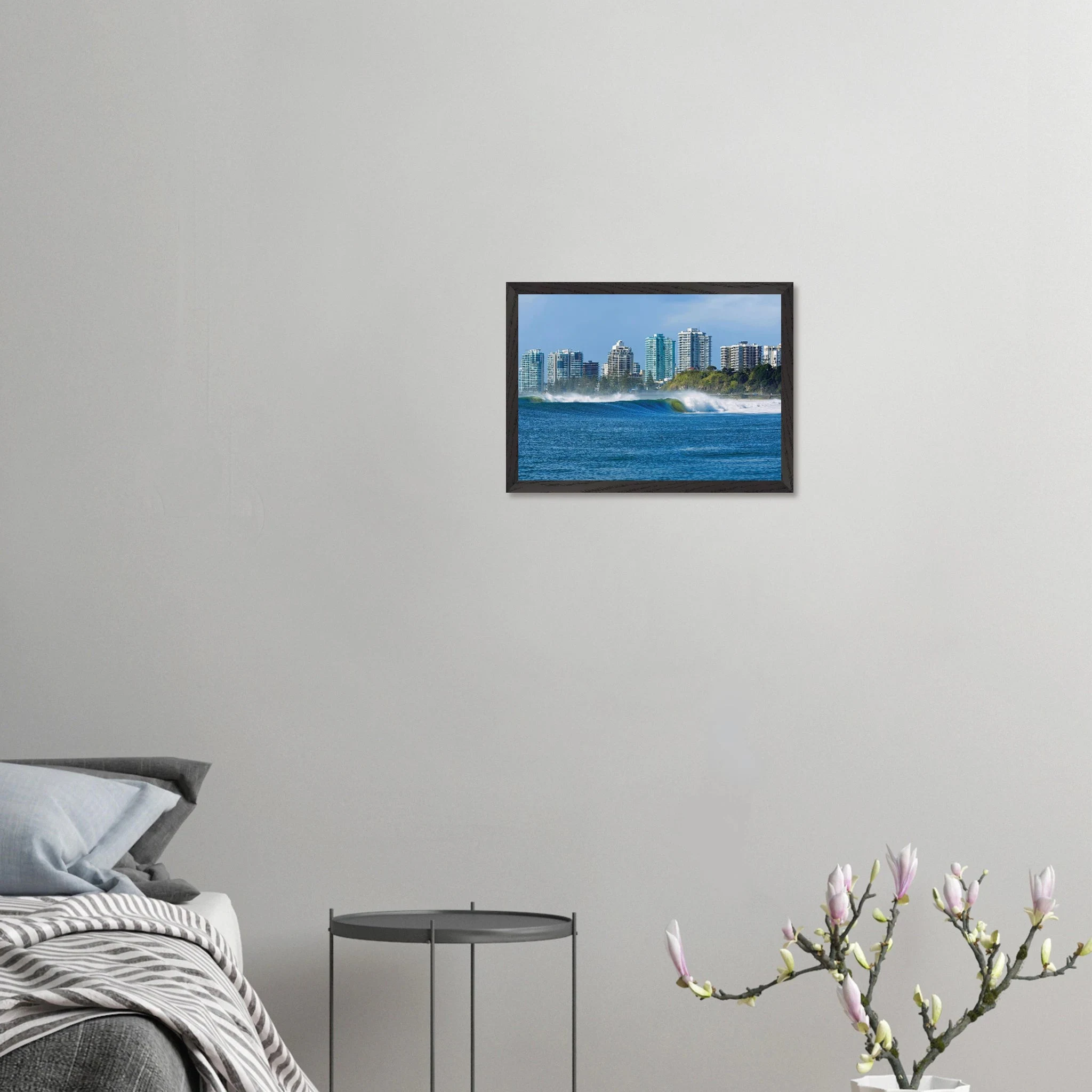 Gold Coast, Australien – Queensland-Küste mit Superbank Pointbreaks wie Snapper Rocks und Kirra. Poster im Galerie-Holzrahmen.