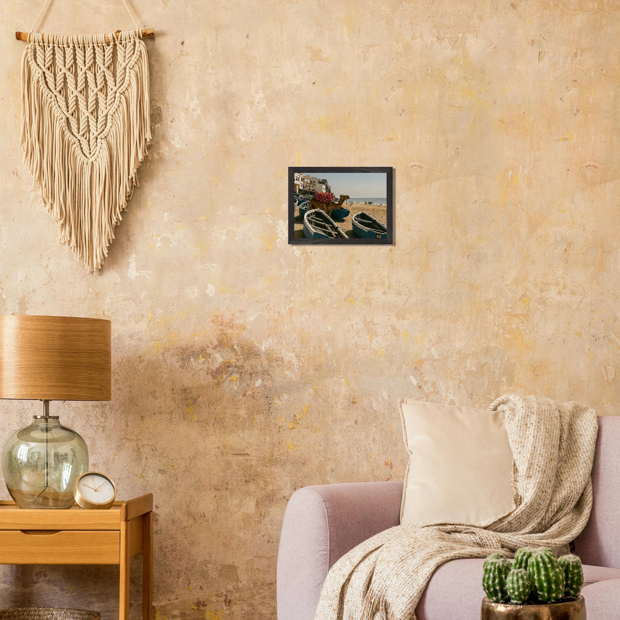 Taghazout, Marokko – Marokkanisches Surferdorf nördlich von Agadir mit Pointbreaks wie Anchor Point und Killer Point. Poster im Galerie-Holzrahmen.