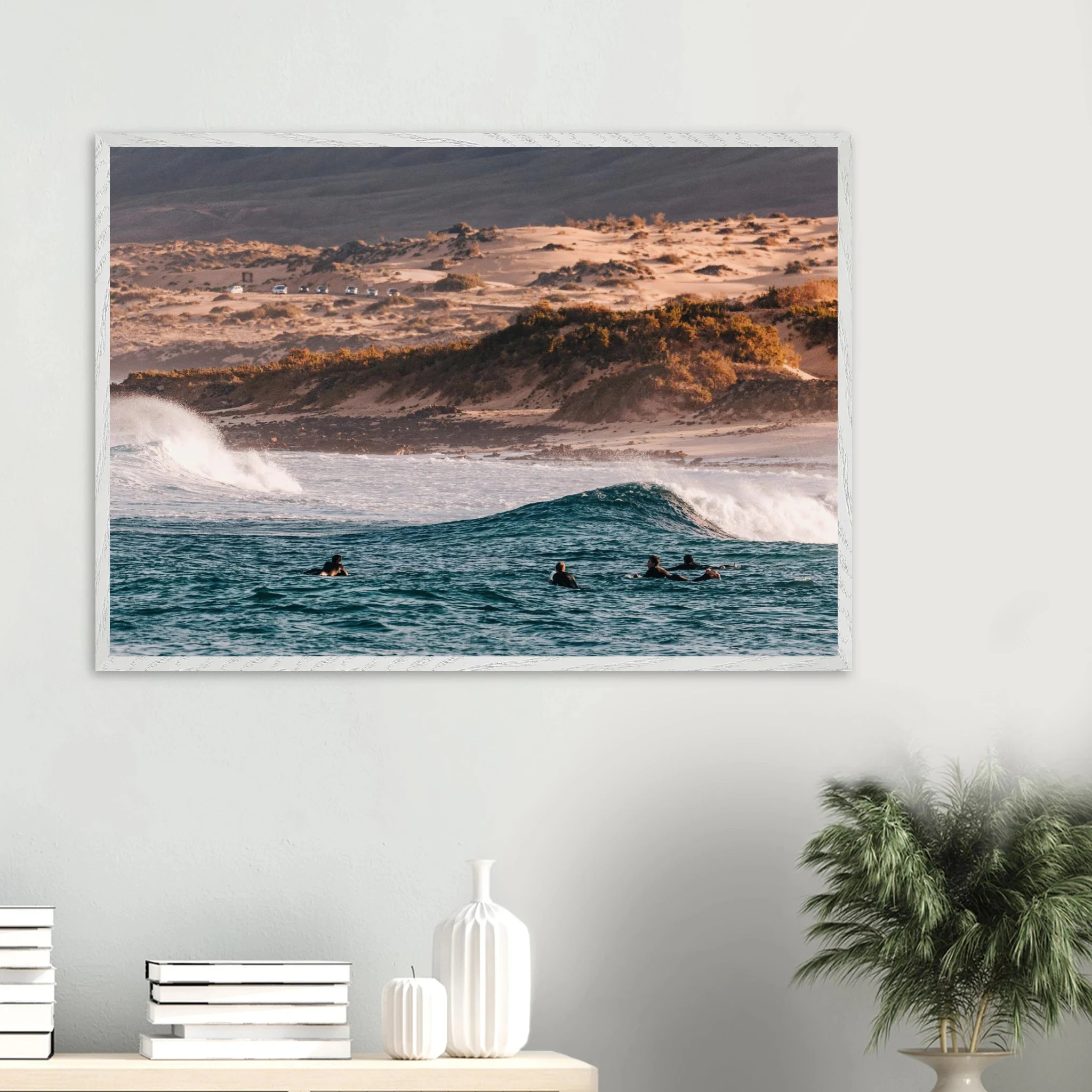 Fuerteventura, Spanien – Kanareninsel mit Vulkangestein-Reefbreaks im Norden und ganzjährig konstantem Atlantik-Swell. Poster im Galerie-Holzrahmen.
