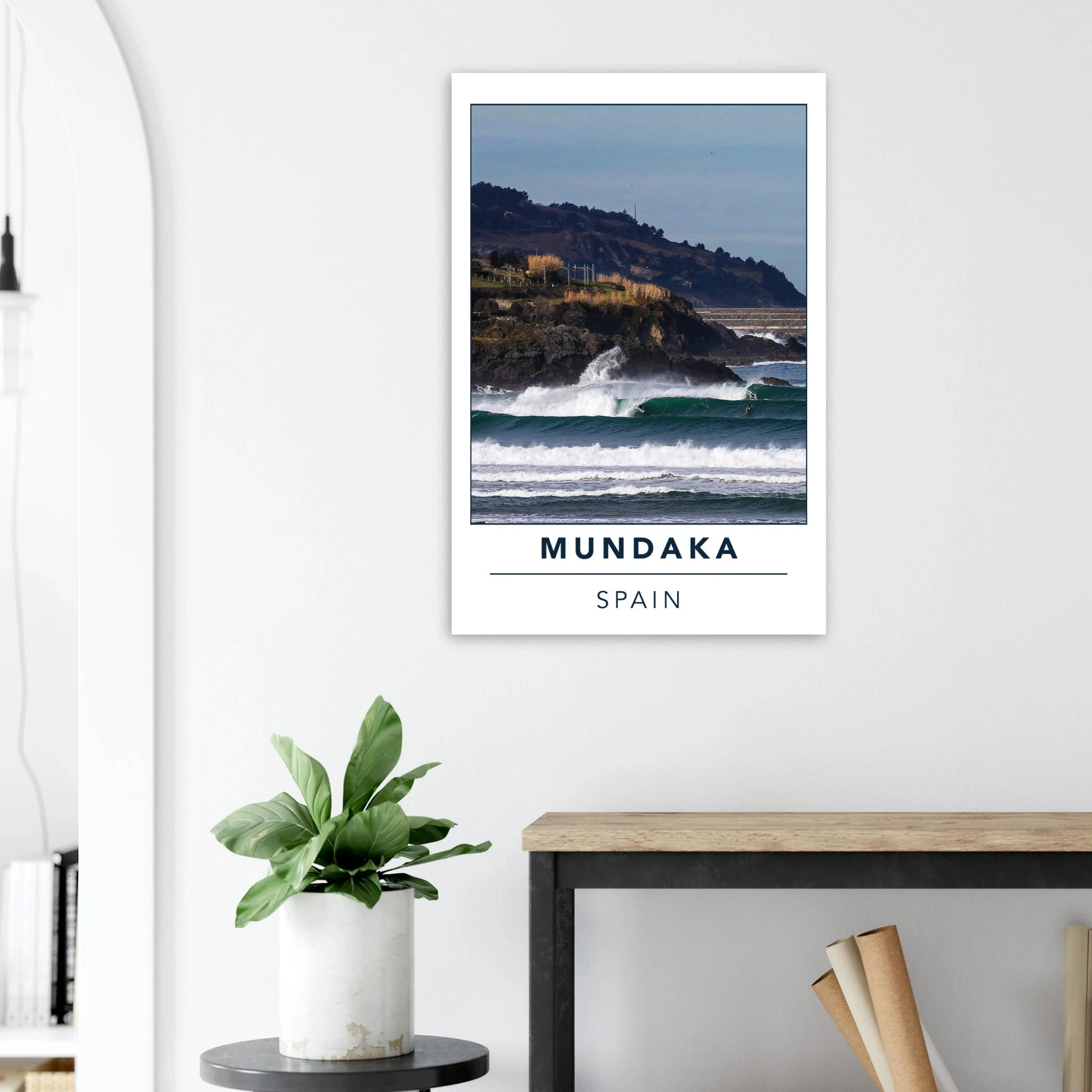 Mundaka, Spanien – Linke Flussmündungswelle im Baskenland, eine der längsten Barrels Europas. Kunstdruck auf Alu-Dibond.