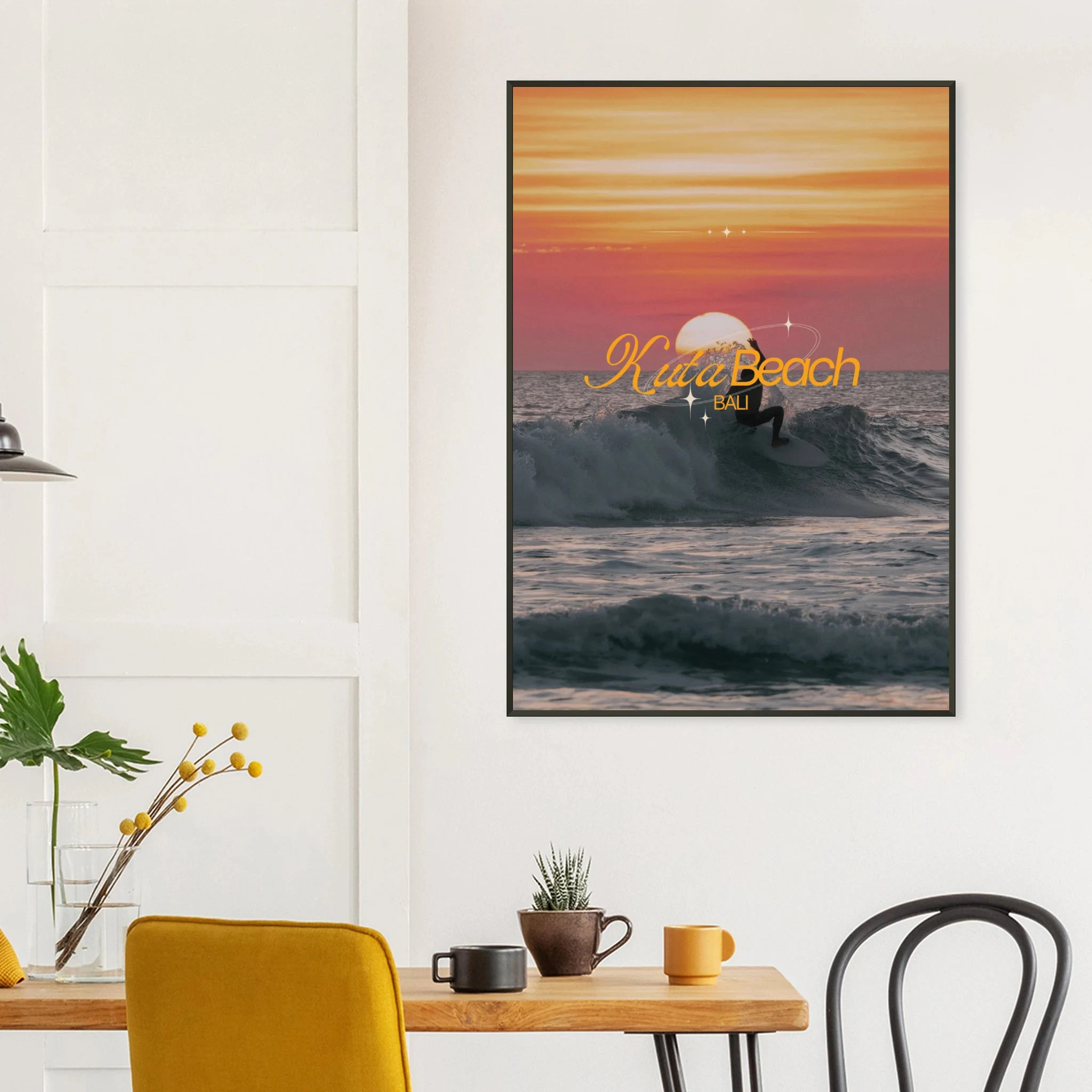 Kuta Beach, Bali (Indonesien) – Belebter Beachbreak im Süden Balis, klassischer Einsteiger-Spot mit weichen Wellen. Poster im Metallrahmen.