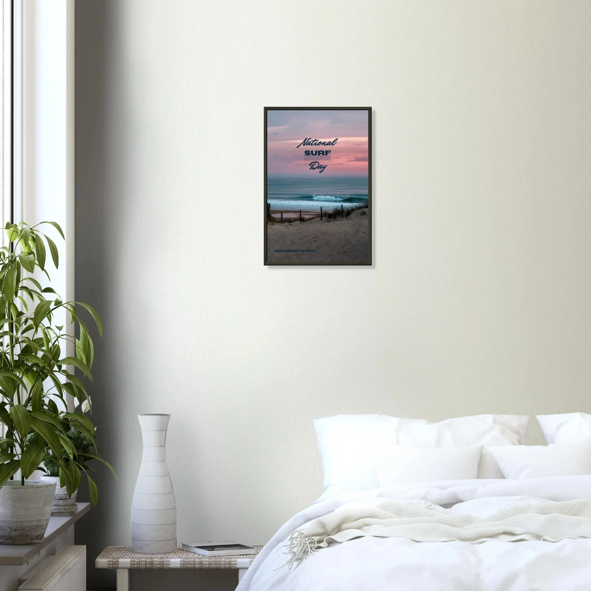 Seignosse, Frankreich – Dünenstrand in den Landes mit hohlen Beachbreaks und ausgeprägter Herbstsaison. Poster im Metallrahmen.