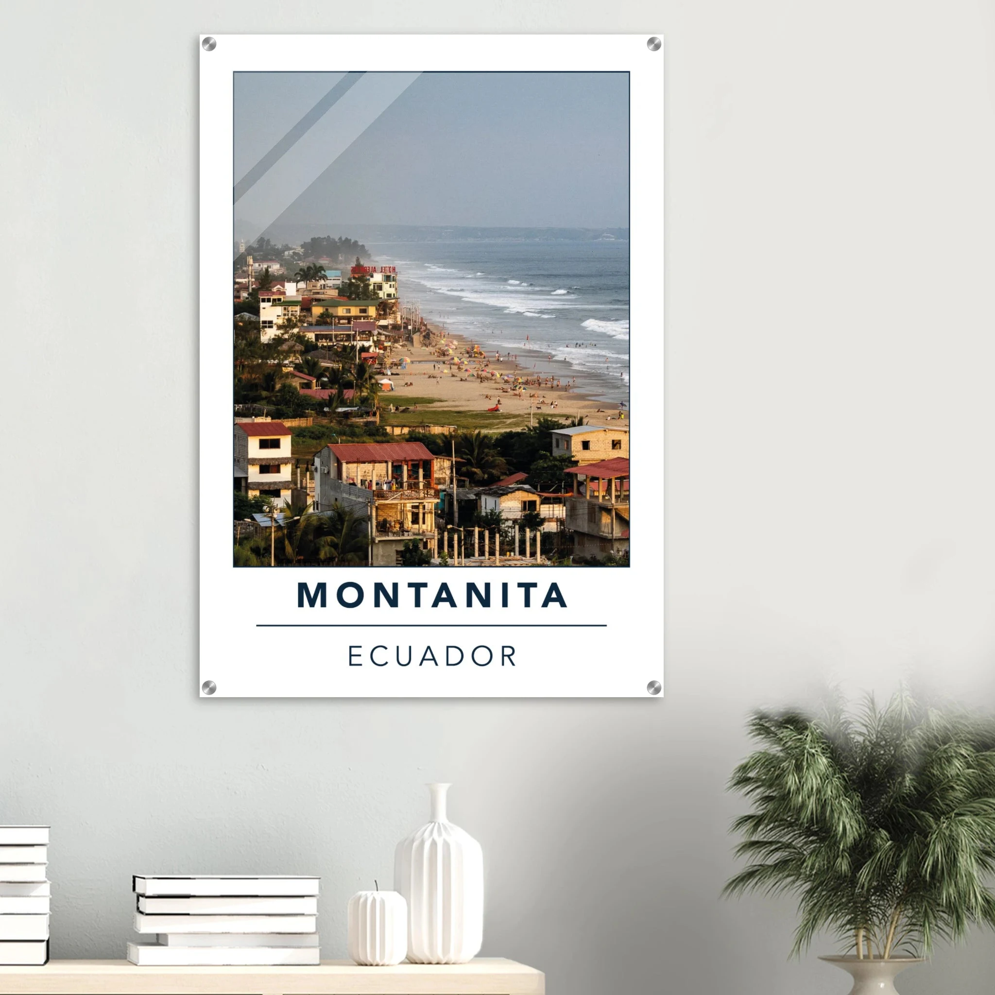 Montañita, Ecuador – Pazifik-Surferdorf an der Ruta del Sol mit rechtem Pointbreak und Backpacker-Szene. Kunstdruck auf Acrylglas.