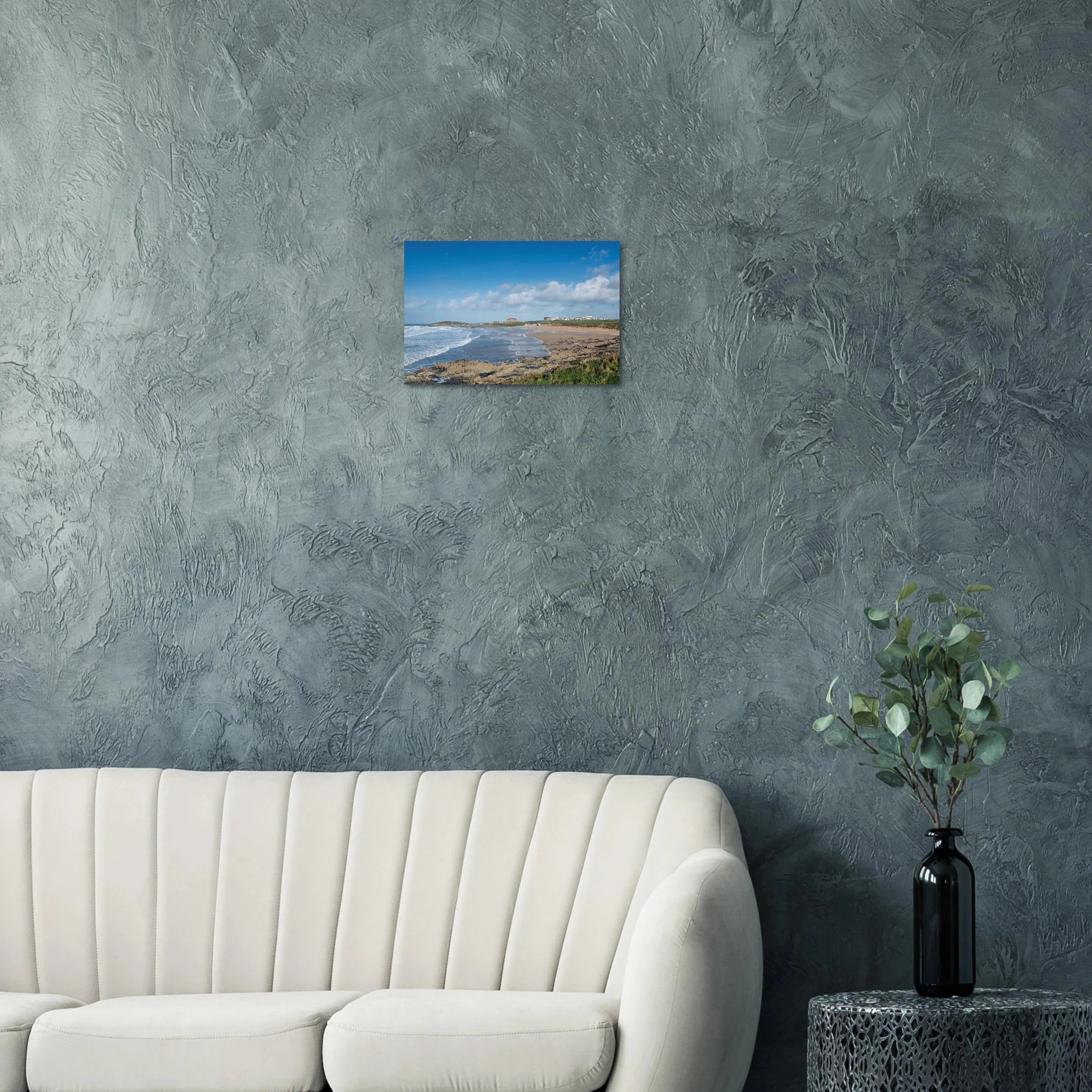 Newquay, England – Surfhauptstadt Cornwalls mit Fistral Beach und britischer Boardriders-Tradition. Kunstdruck auf Alu-Dibond.