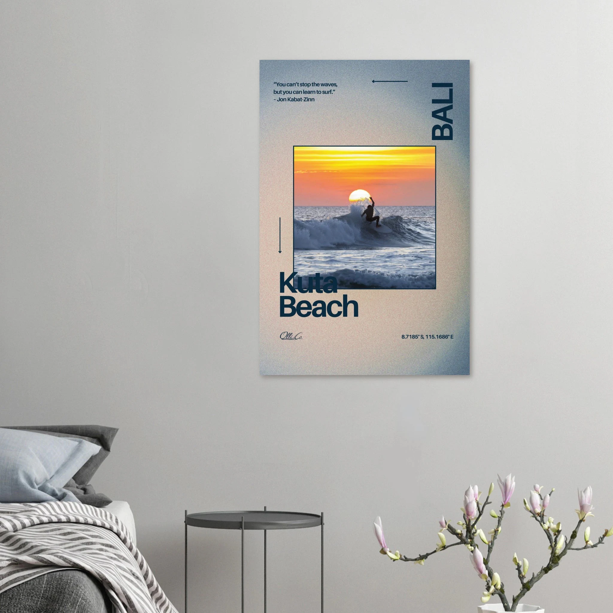 Kuta Beach, Bali (Indonesien) – Belebter Beachbreak im Süden Balis, klassischer Einsteiger-Spot mit weichen Wellen. Kunstdruck auf Alu-Dibond.