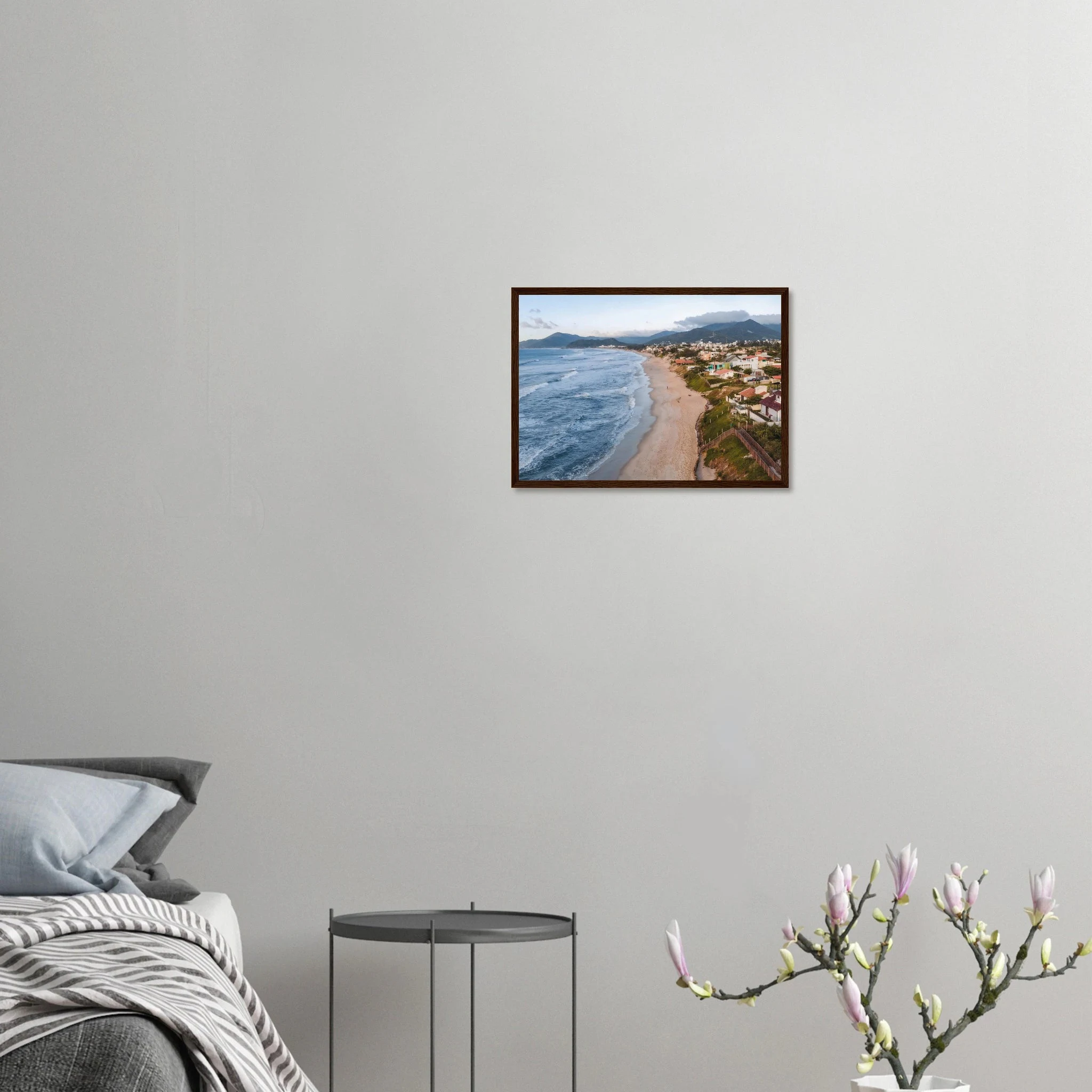 Florianópolis, Brasilien – Insel in Santa Catarina mit über 40 Stränden und Heimspot brasilianischer Pro-Surfer. Poster im Holzrahmen.